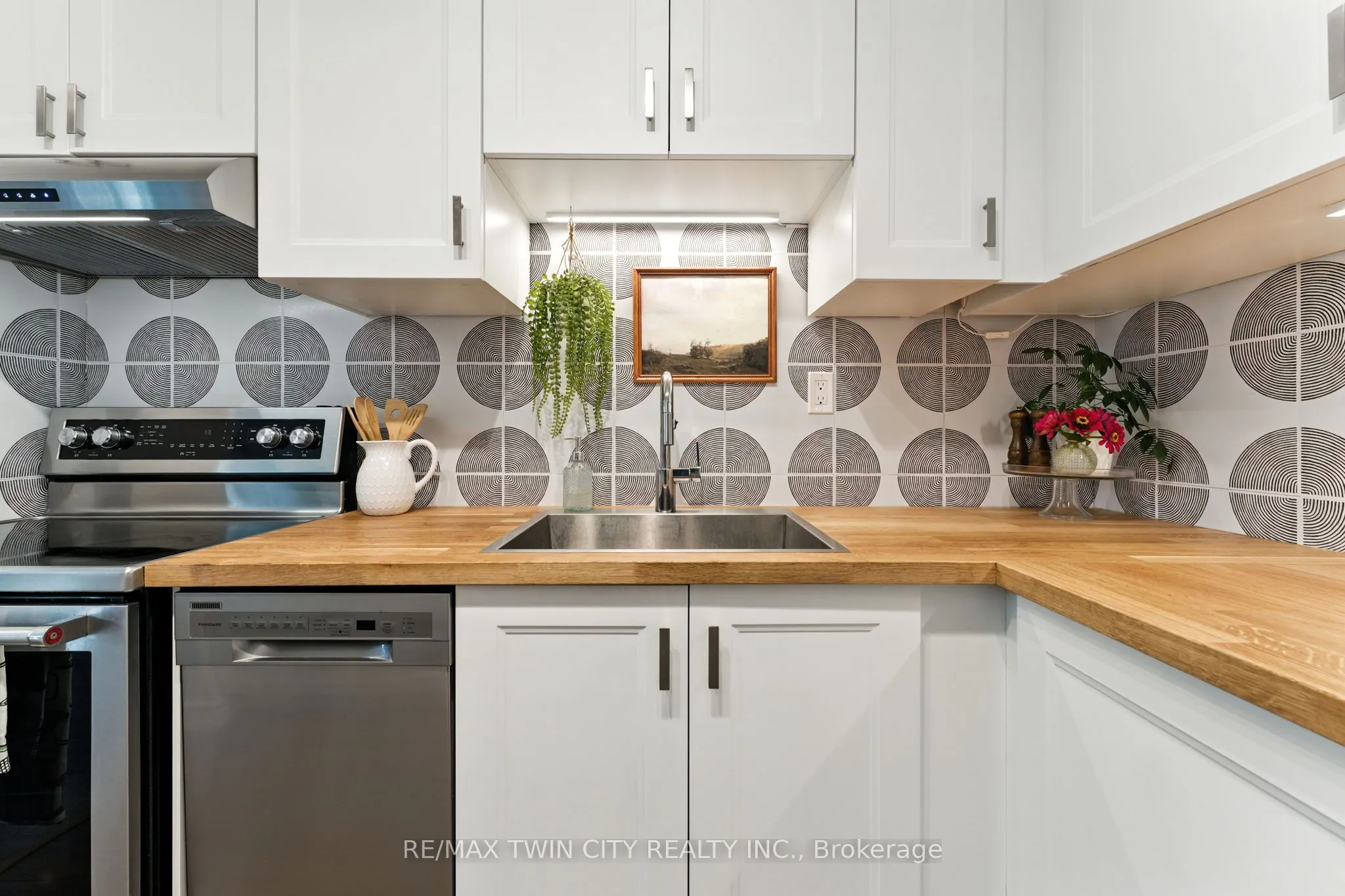 68 Westmount Mews