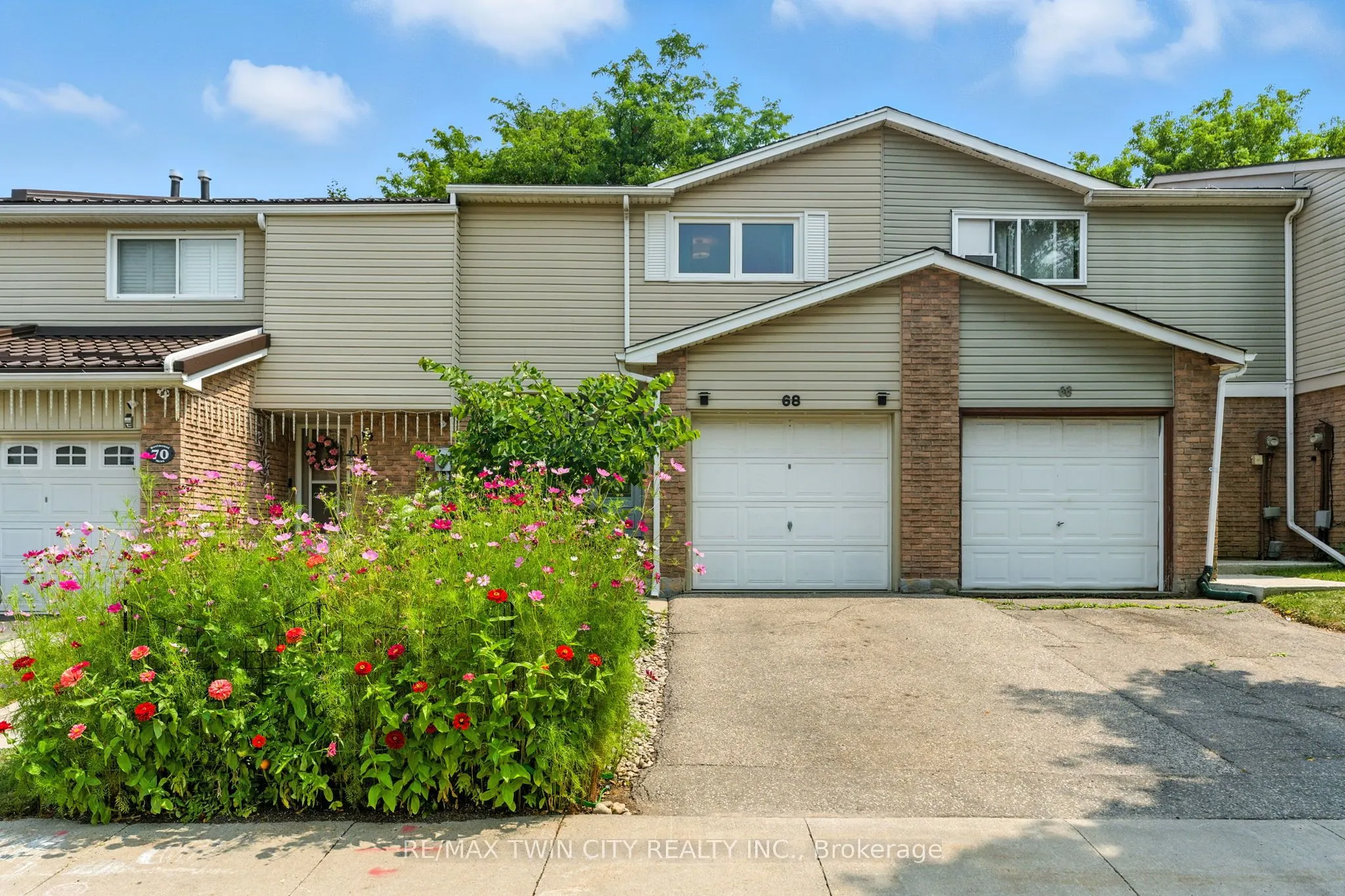 68 Westmount Mews