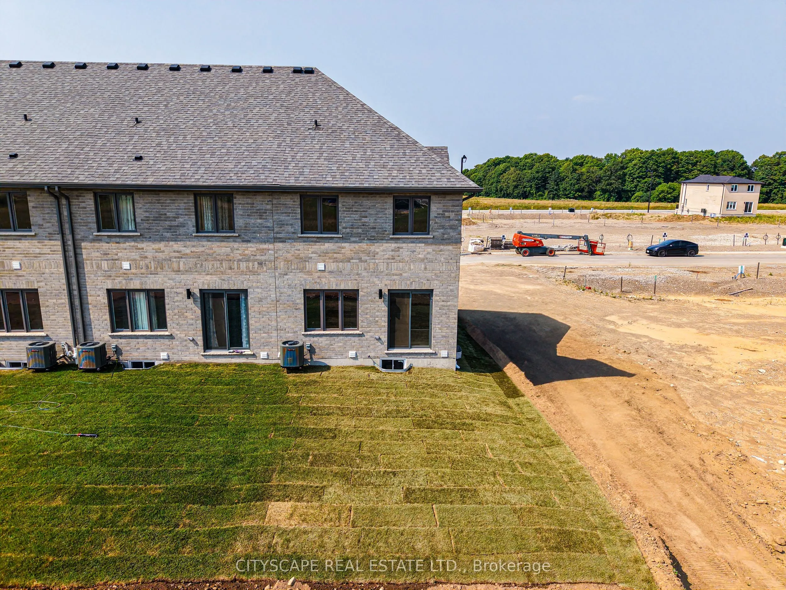 39 Rivergreen Crescent