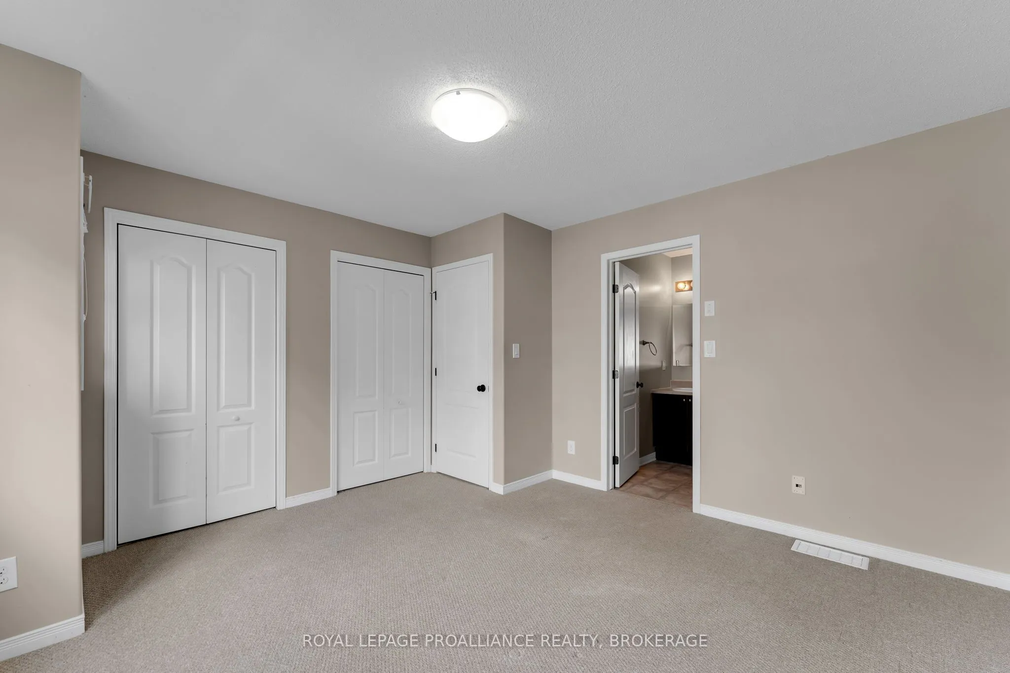 1576 Crimson Crescent