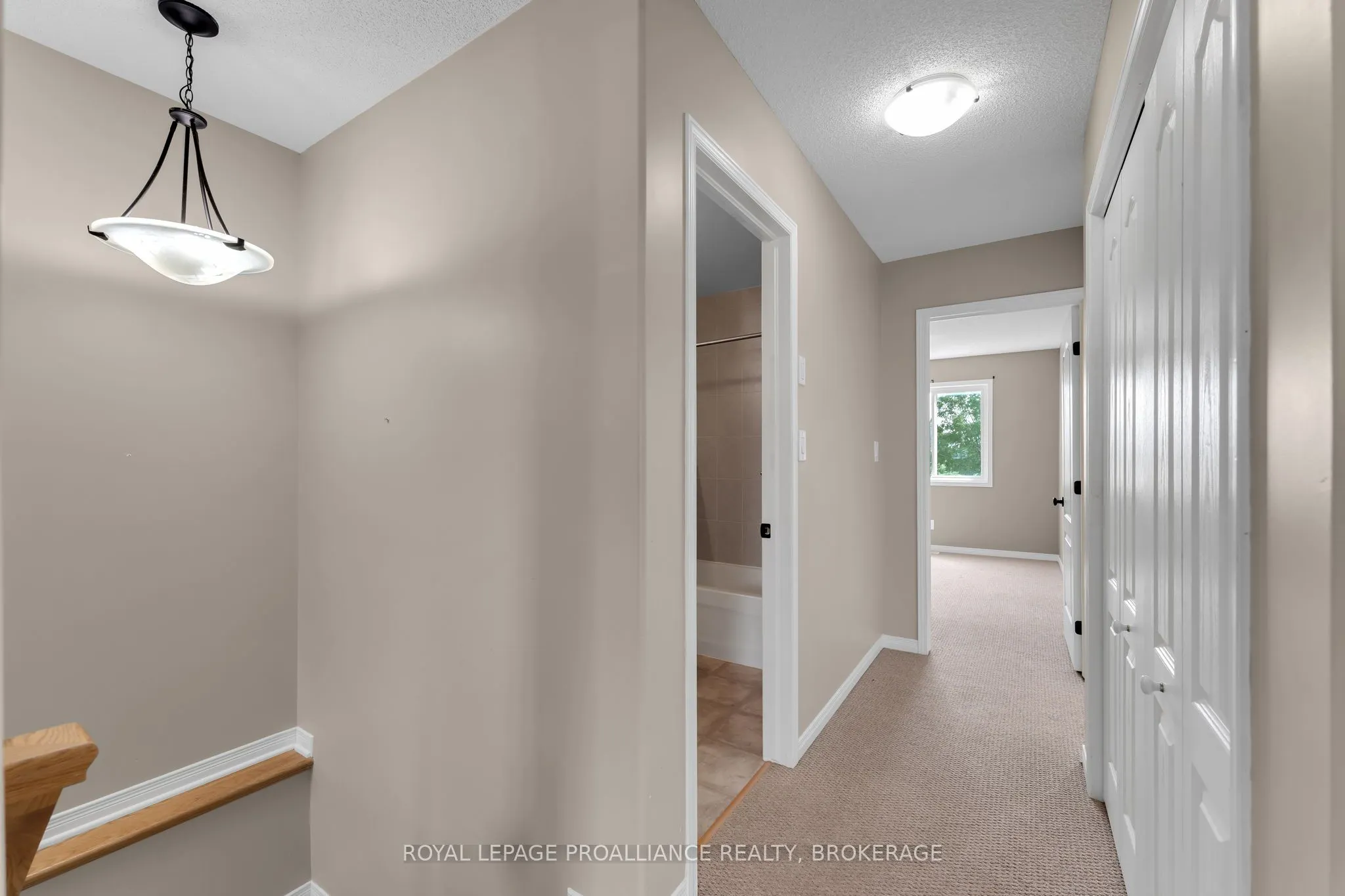 1576 Crimson Crescent