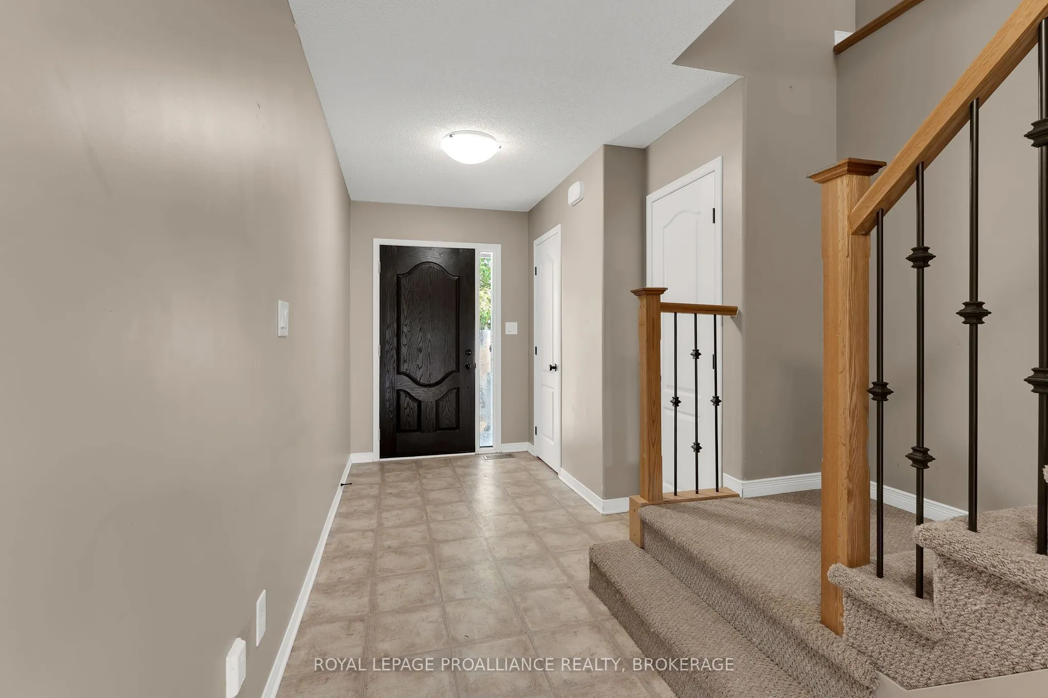 1576 Crimson Crescent
