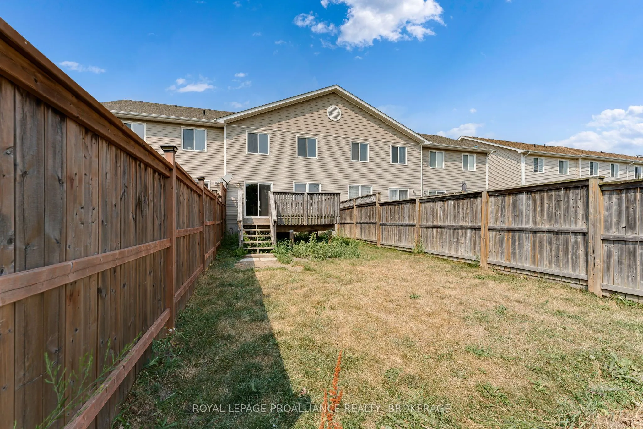 1576 Crimson Crescent