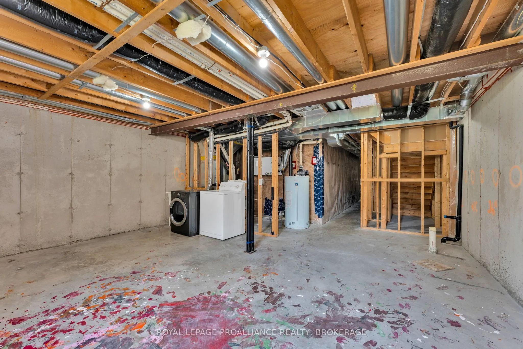 1576 Crimson Crescent