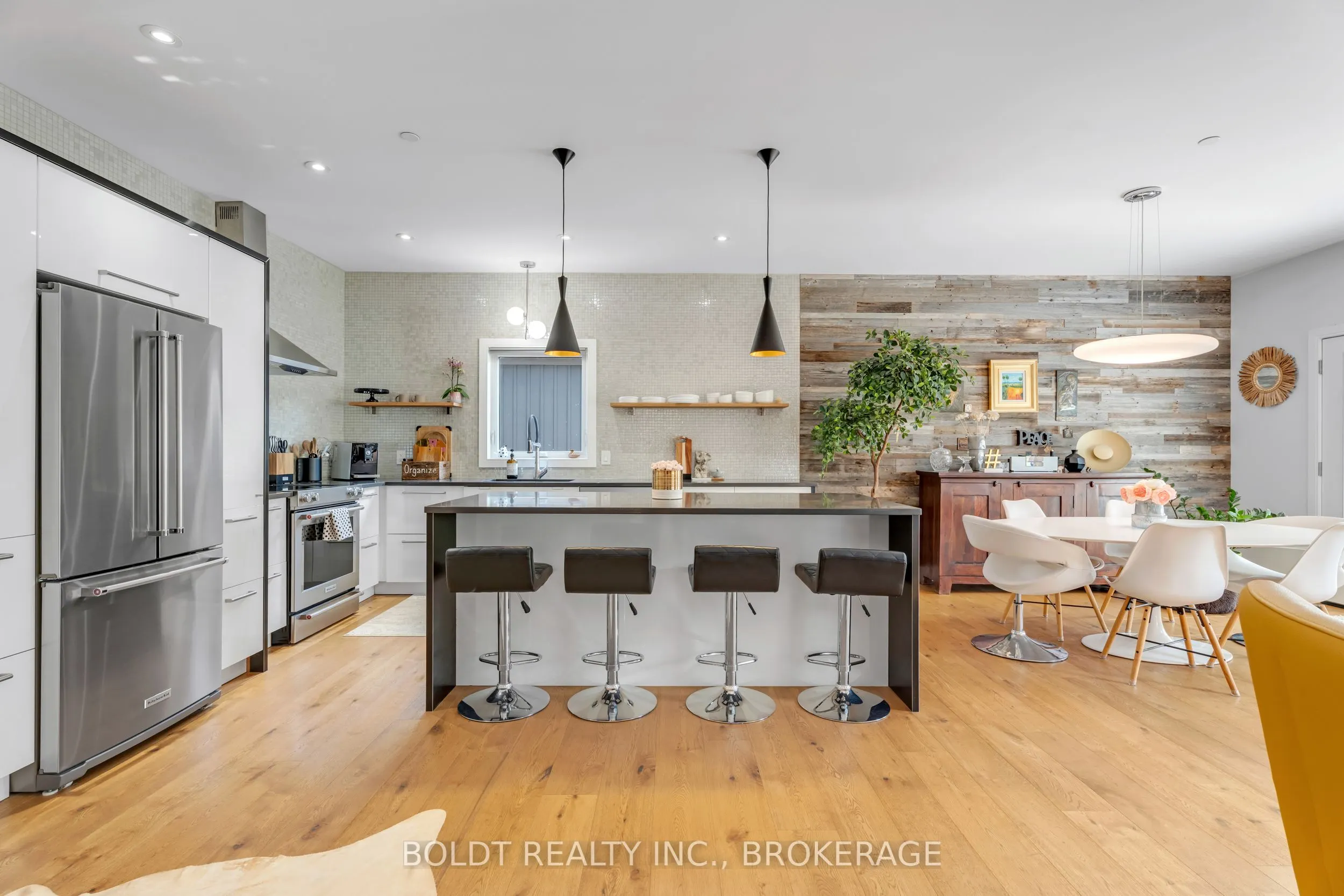 75 PARKSIDE Drive