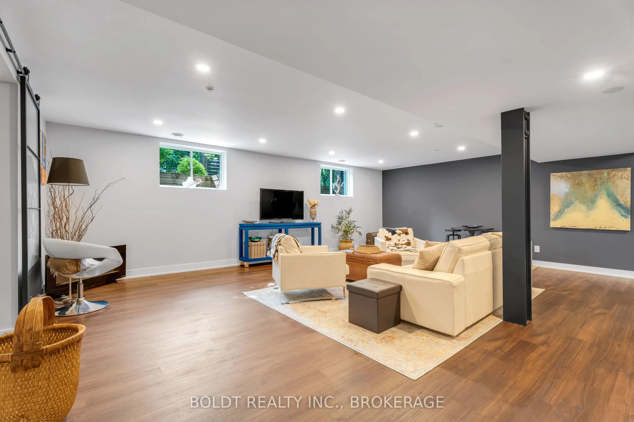 75 PARKSIDE Drive