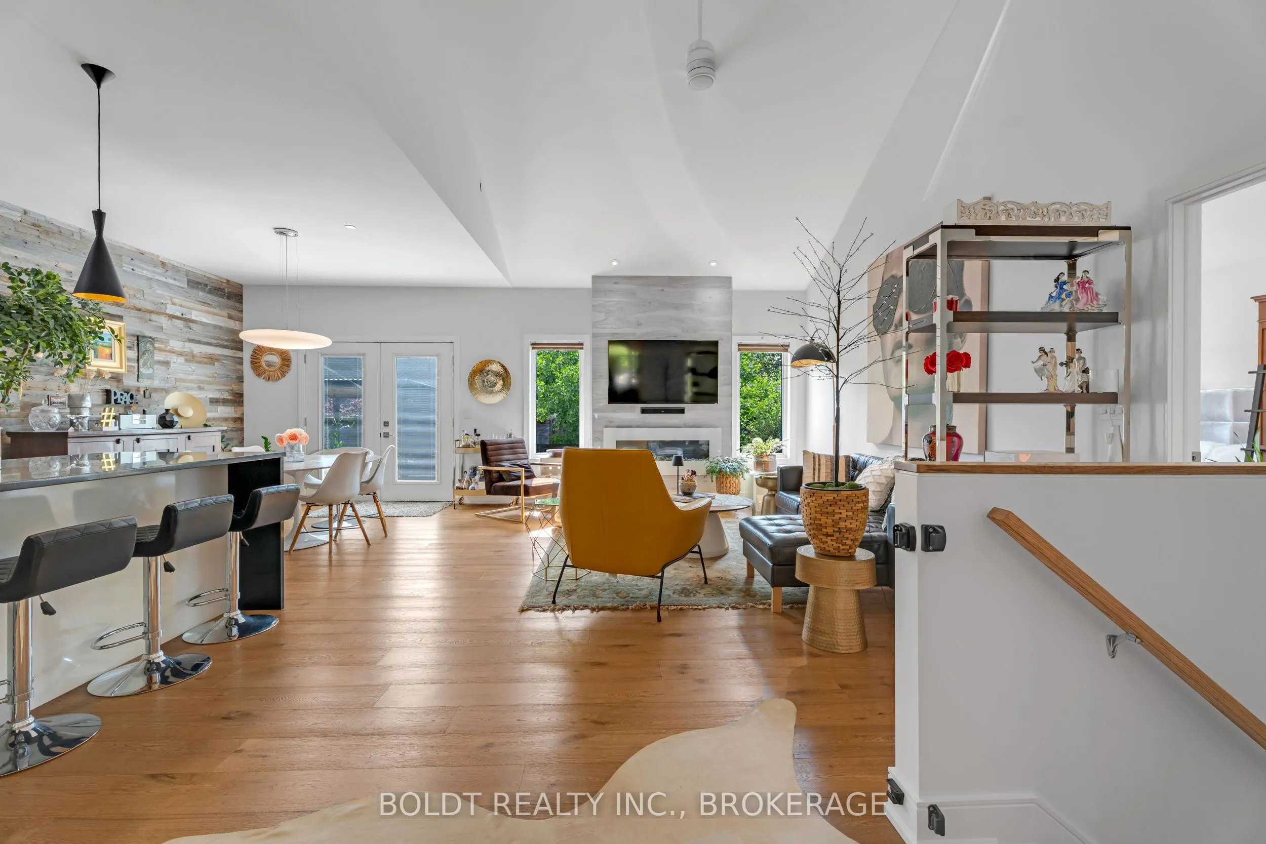 75 PARKSIDE Drive