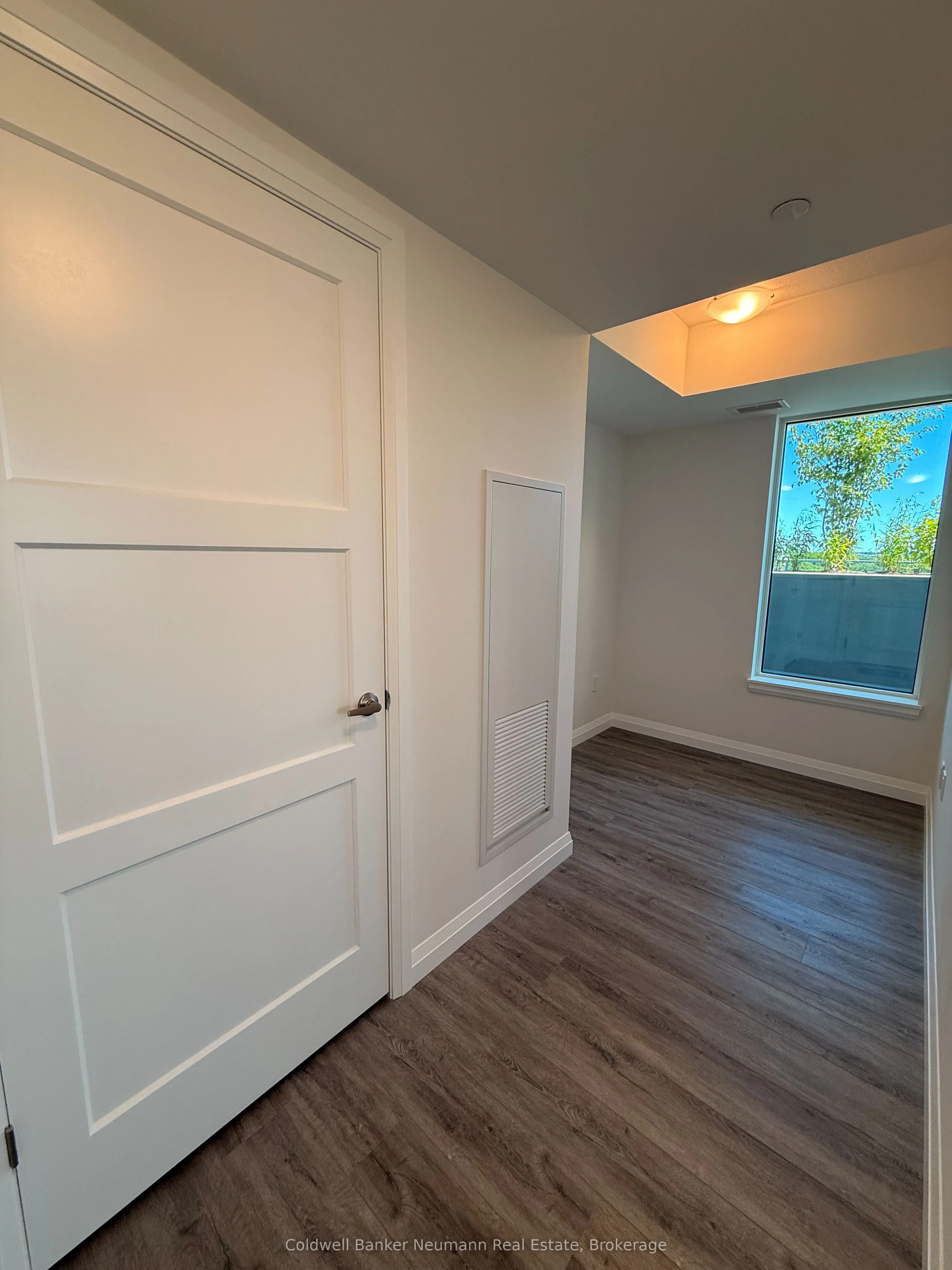 93 Arthur Street S, #715