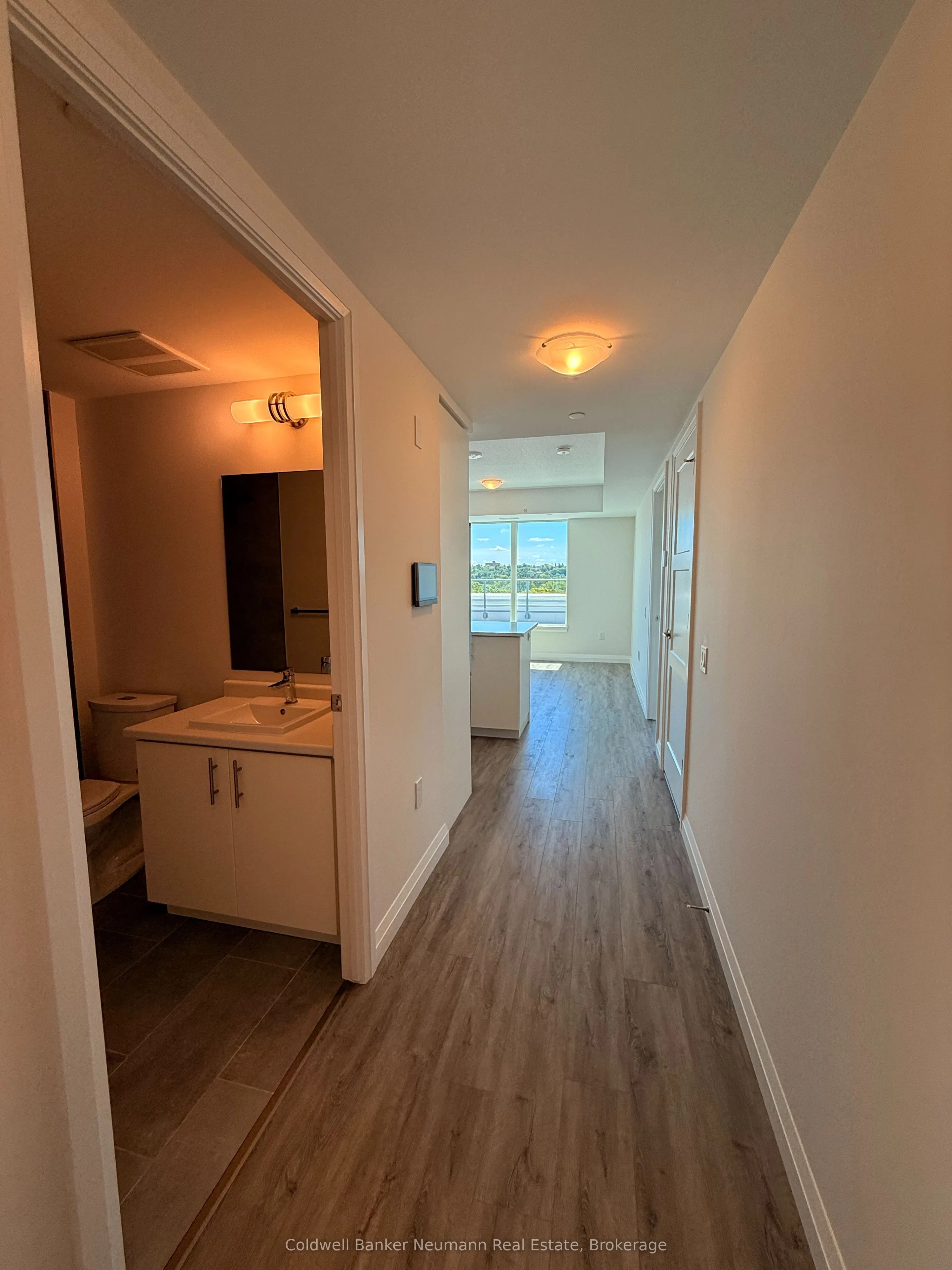 93 Arthur Street S, #715