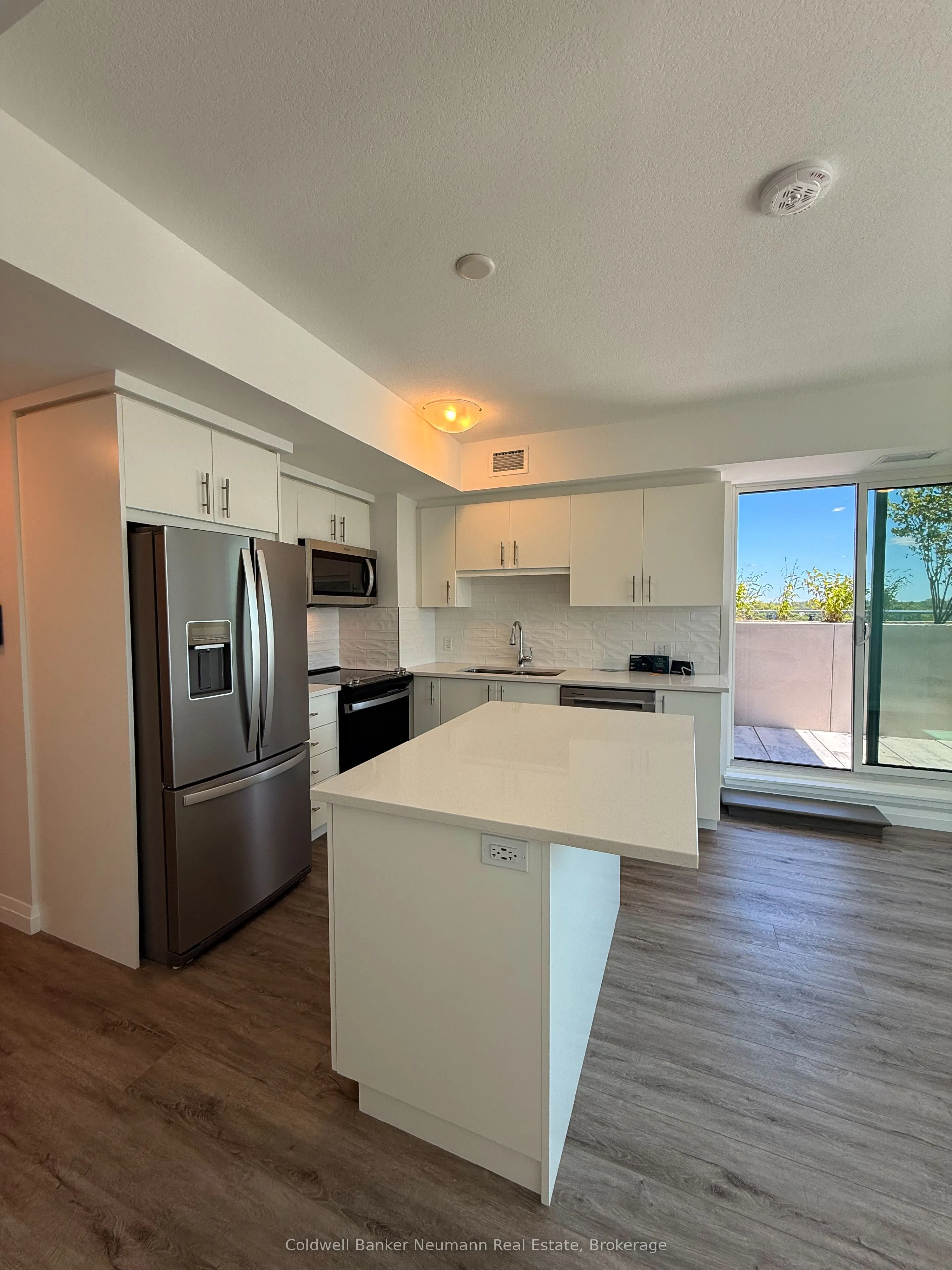 93 Arthur Street S, #715