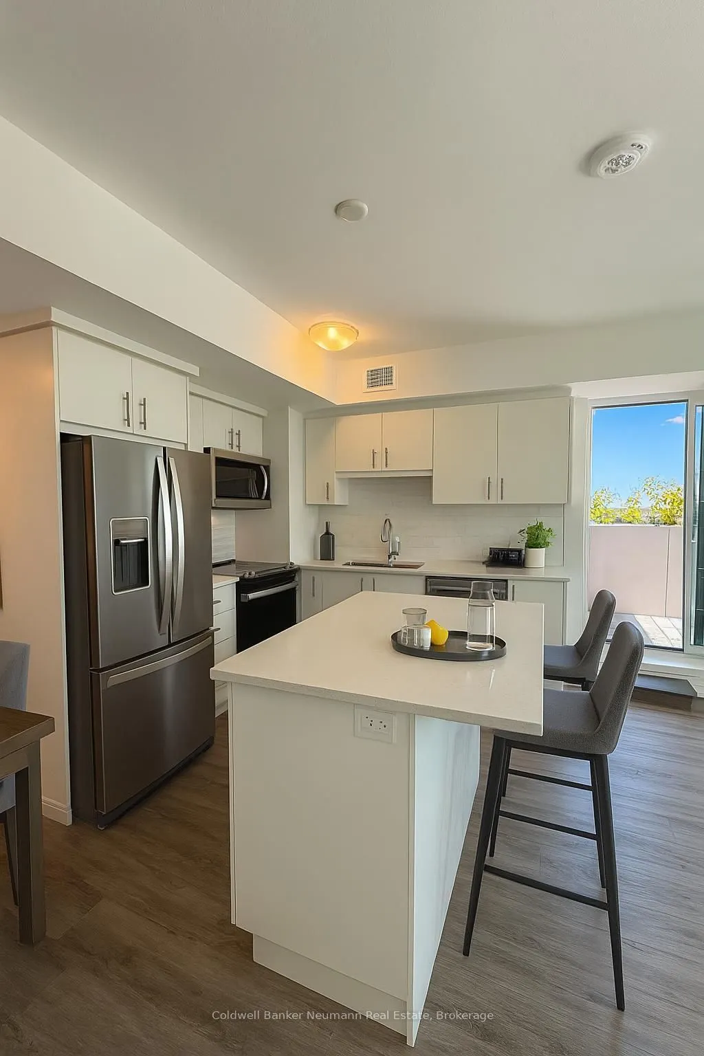93 Arthur Street S, #715