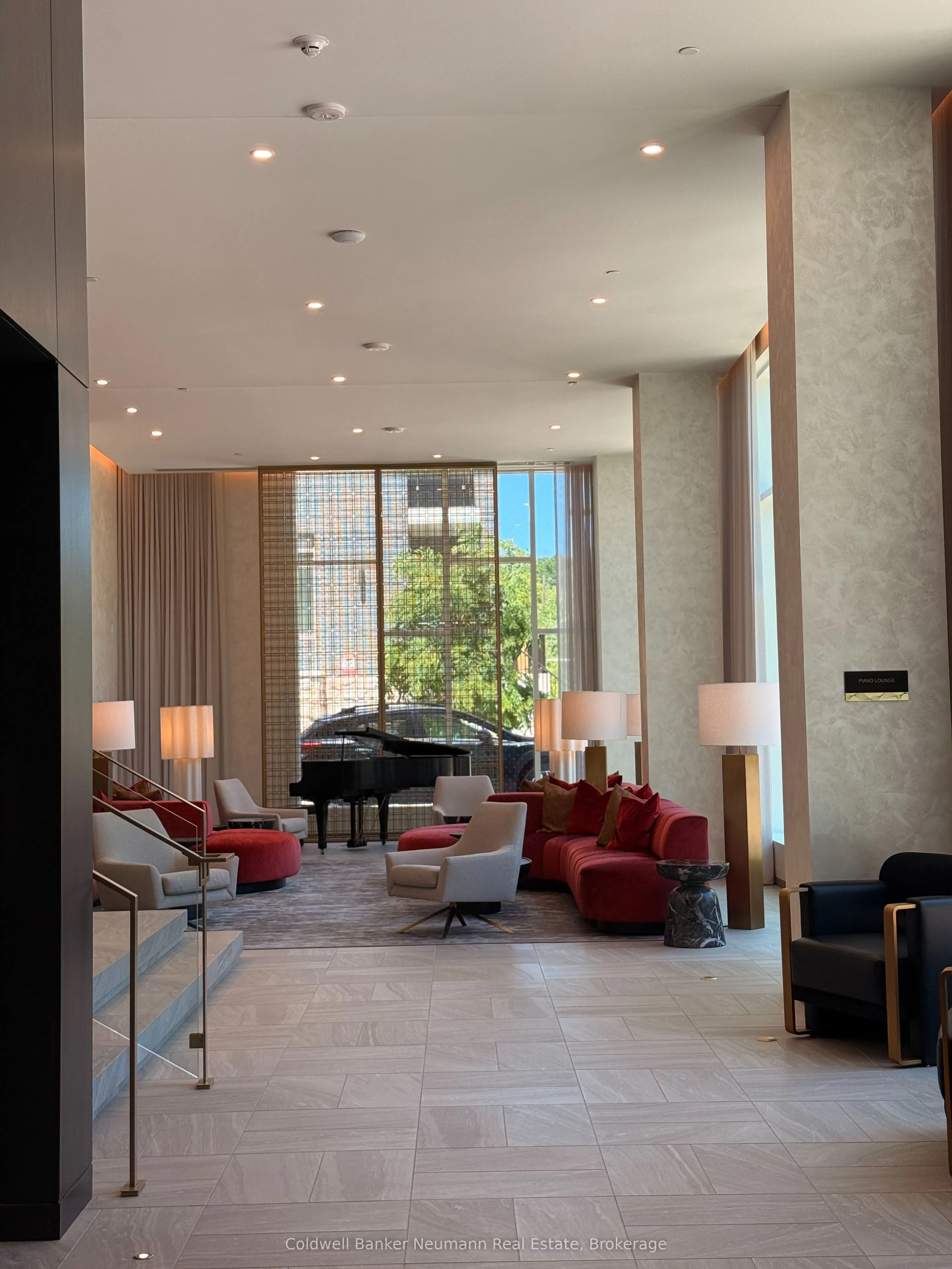 93 Arthur Street S, #715