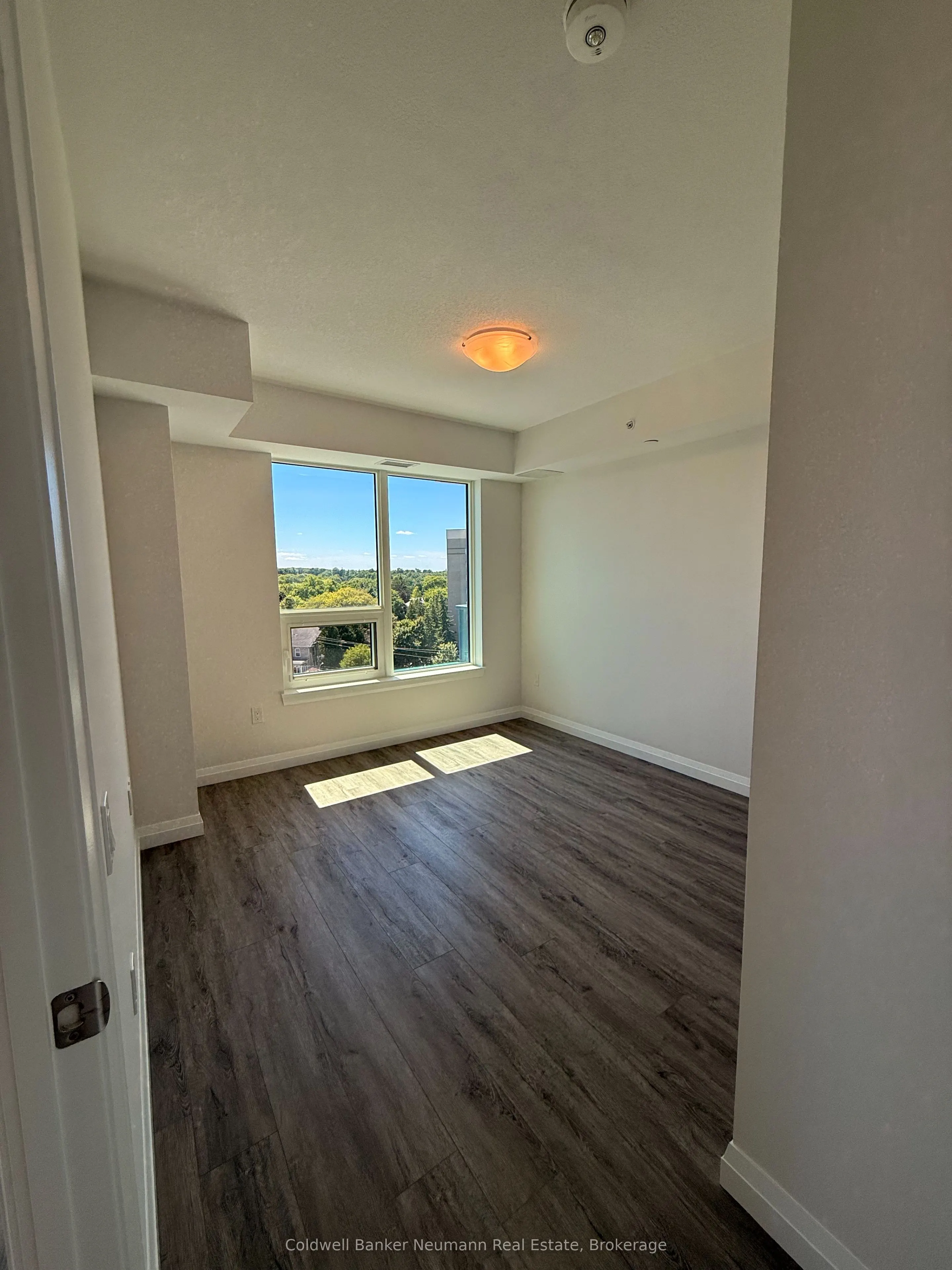 93 Arthur Street S, #715