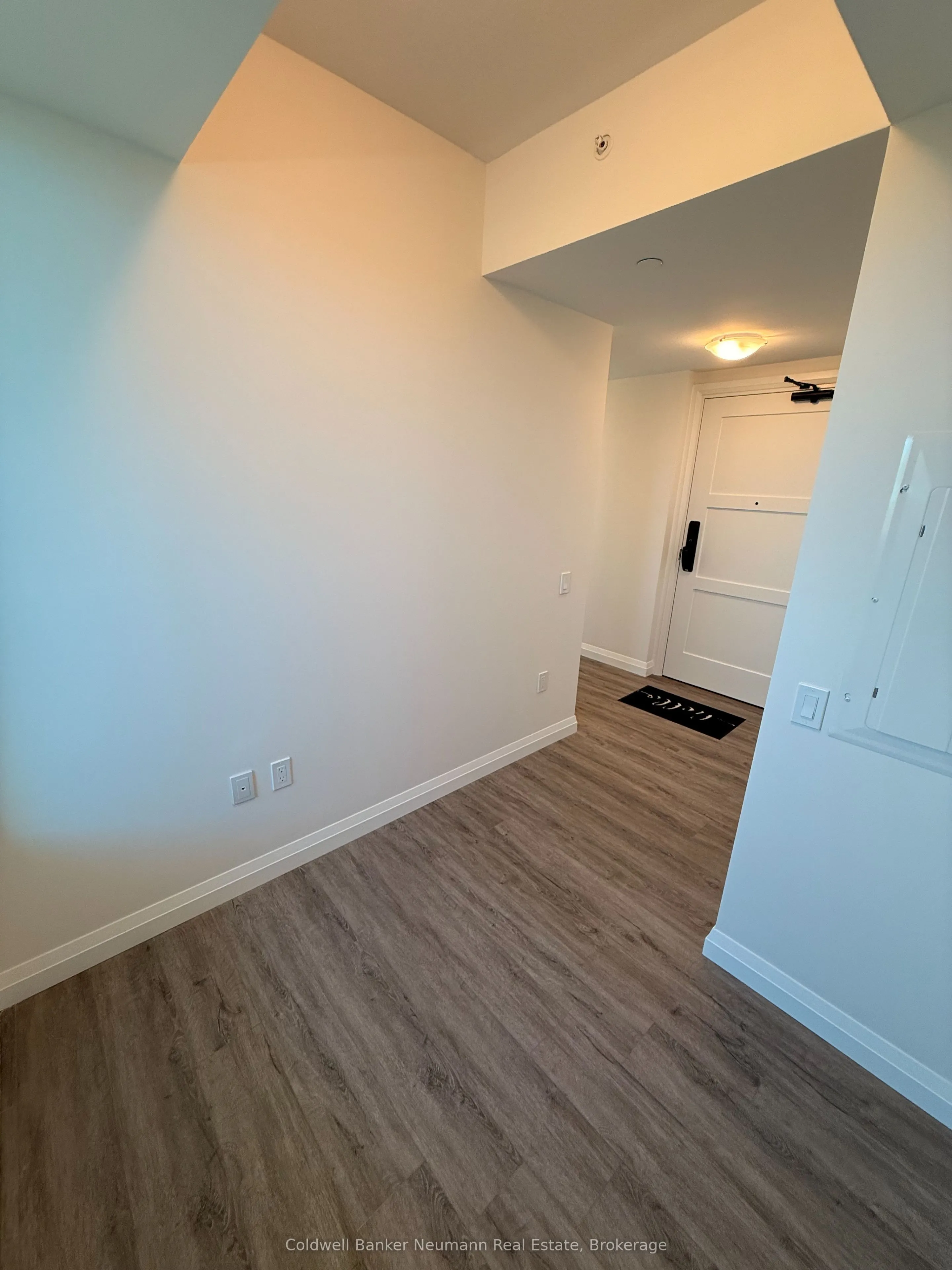 93 Arthur Street S, #715