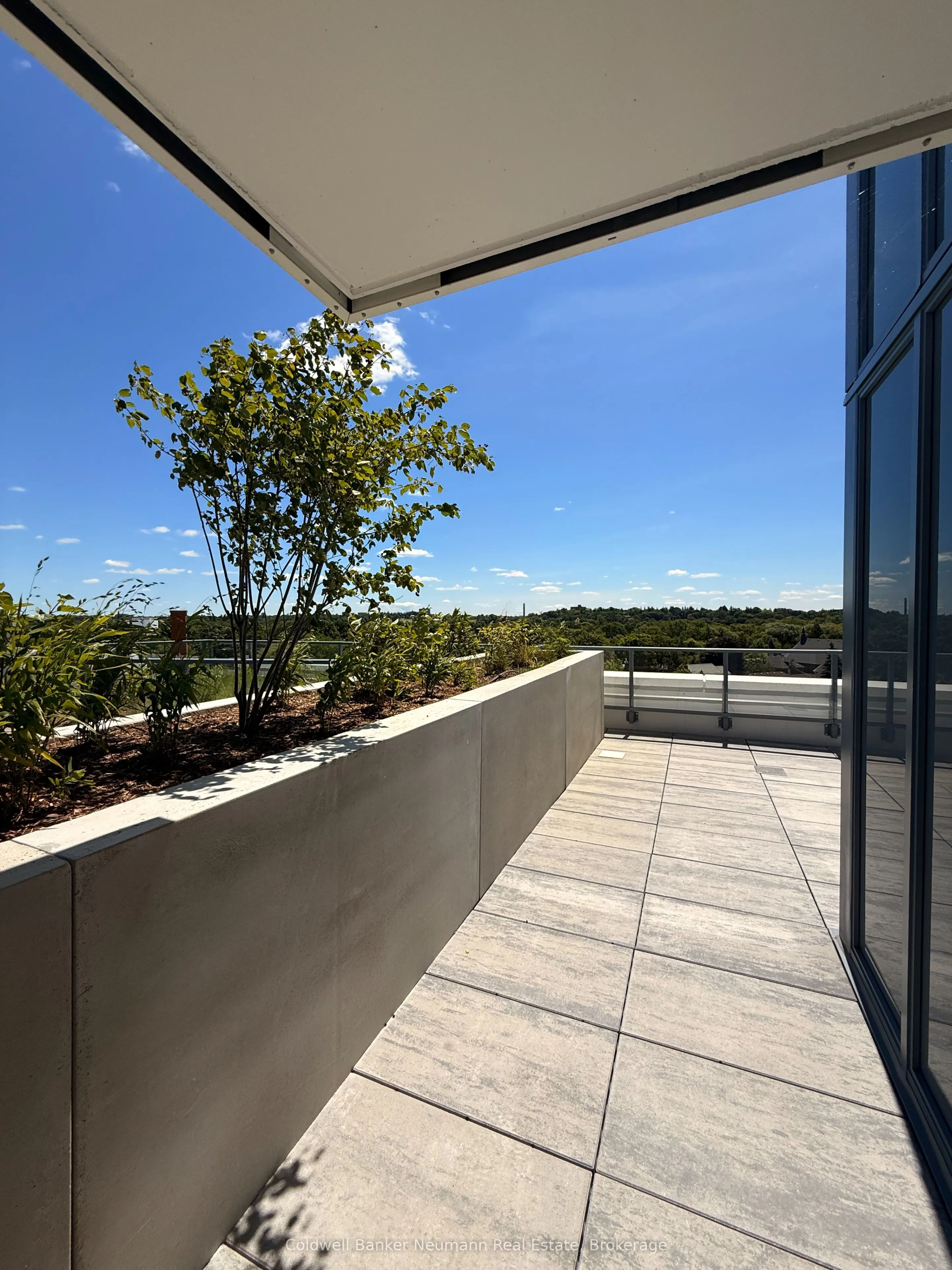 93 Arthur Street S, #715