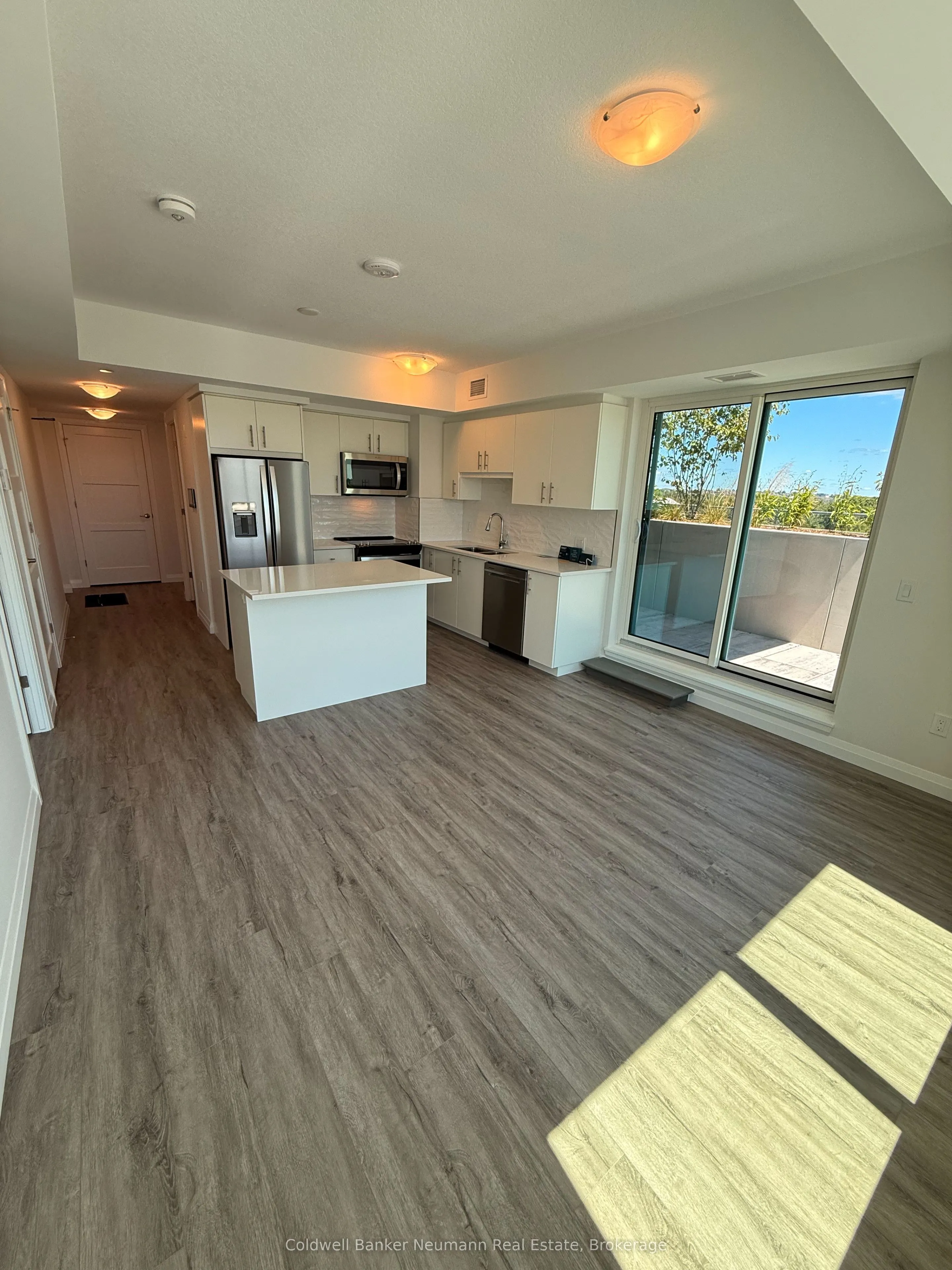 93 Arthur Street S, #715