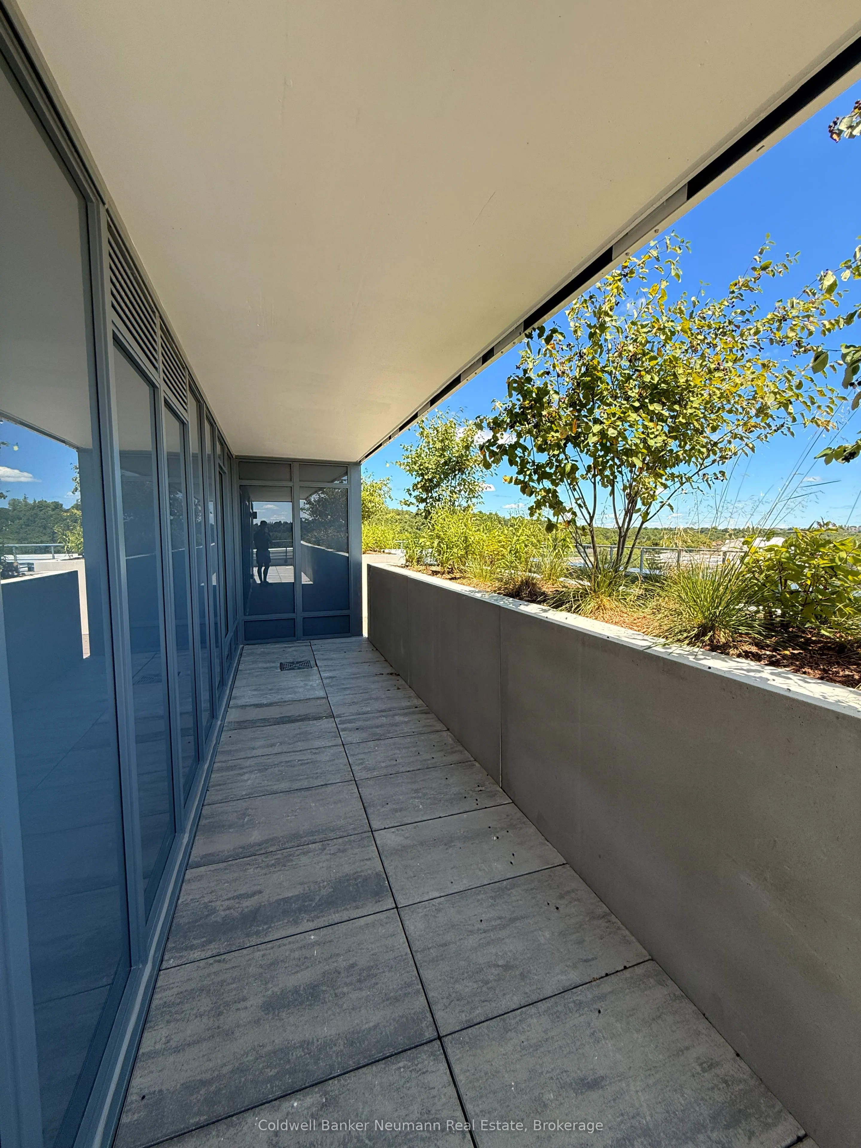 93 Arthur Street S, #715