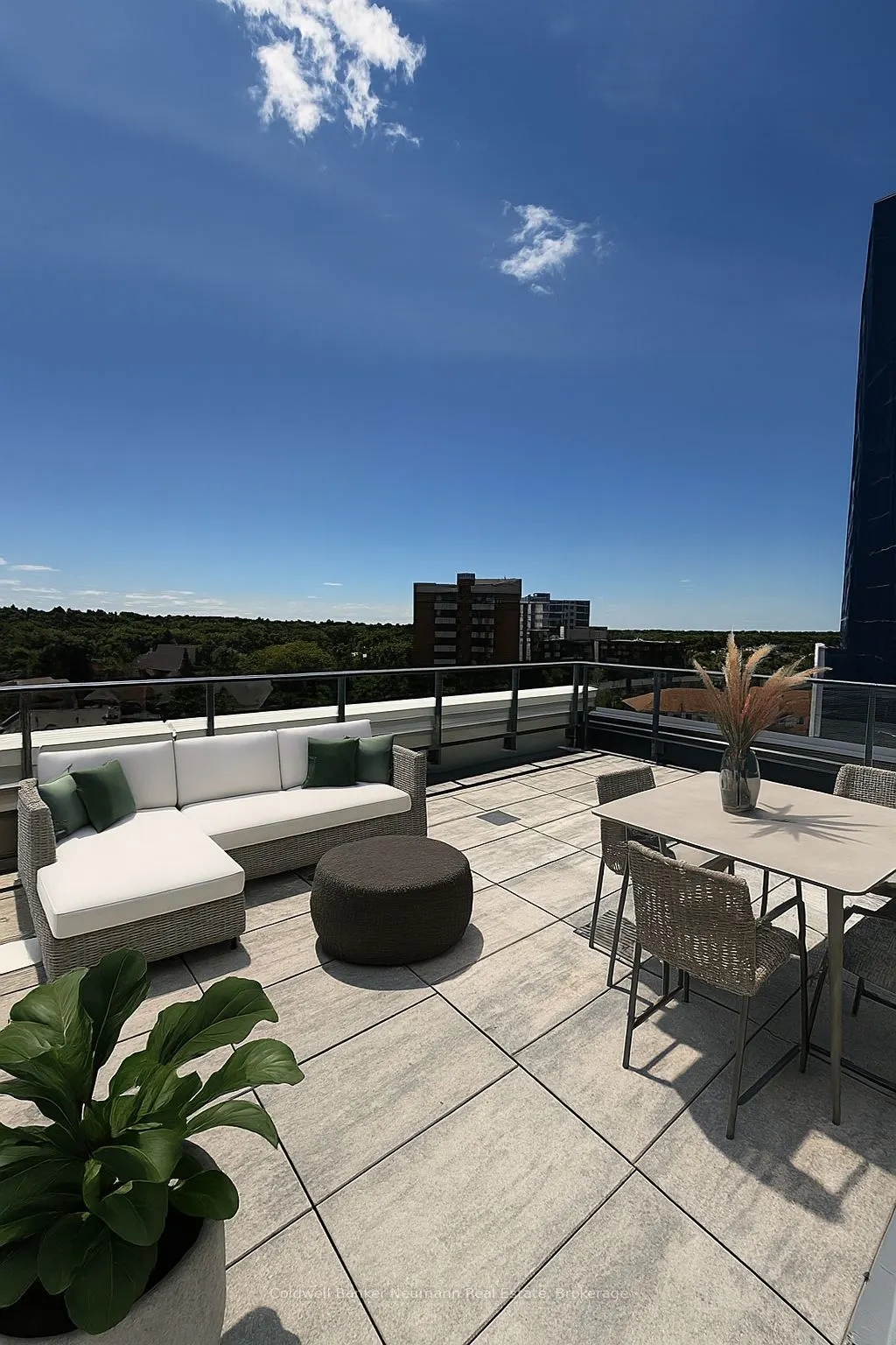 93 Arthur Street S, #715