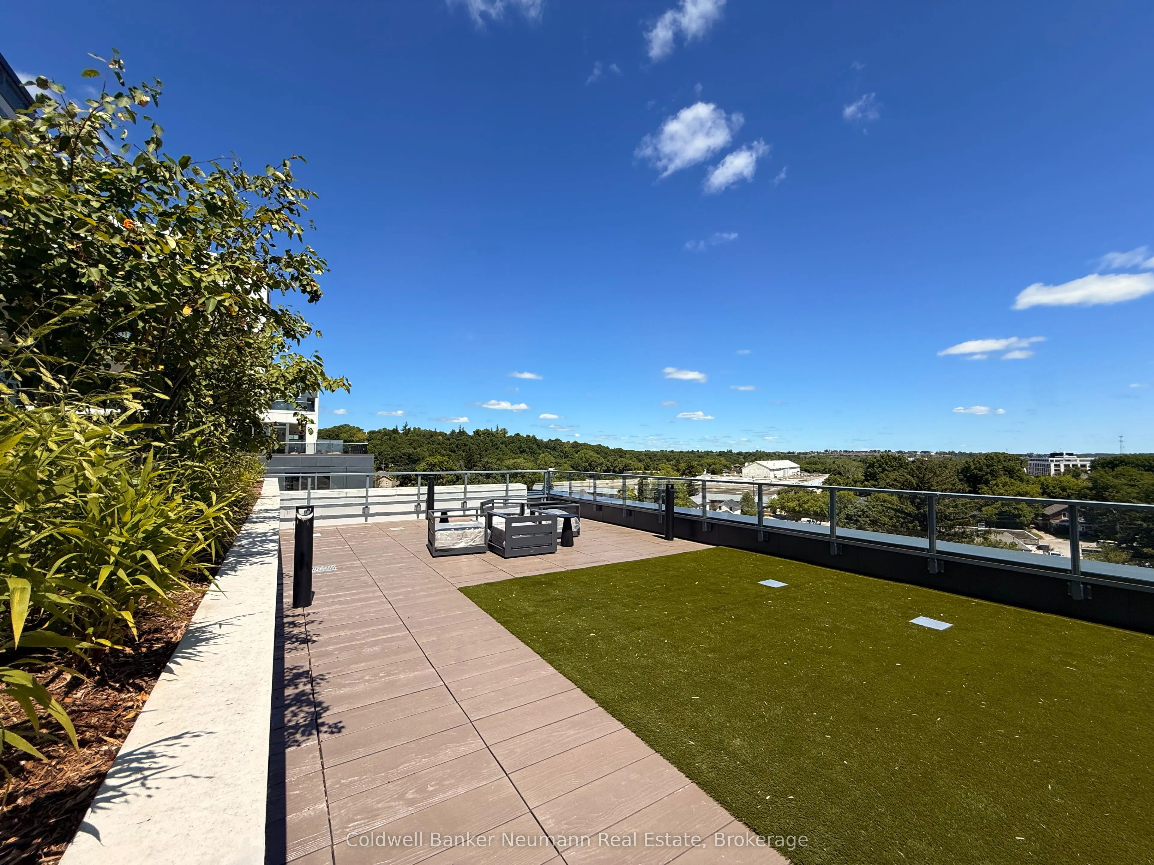 93 Arthur Street S, #715