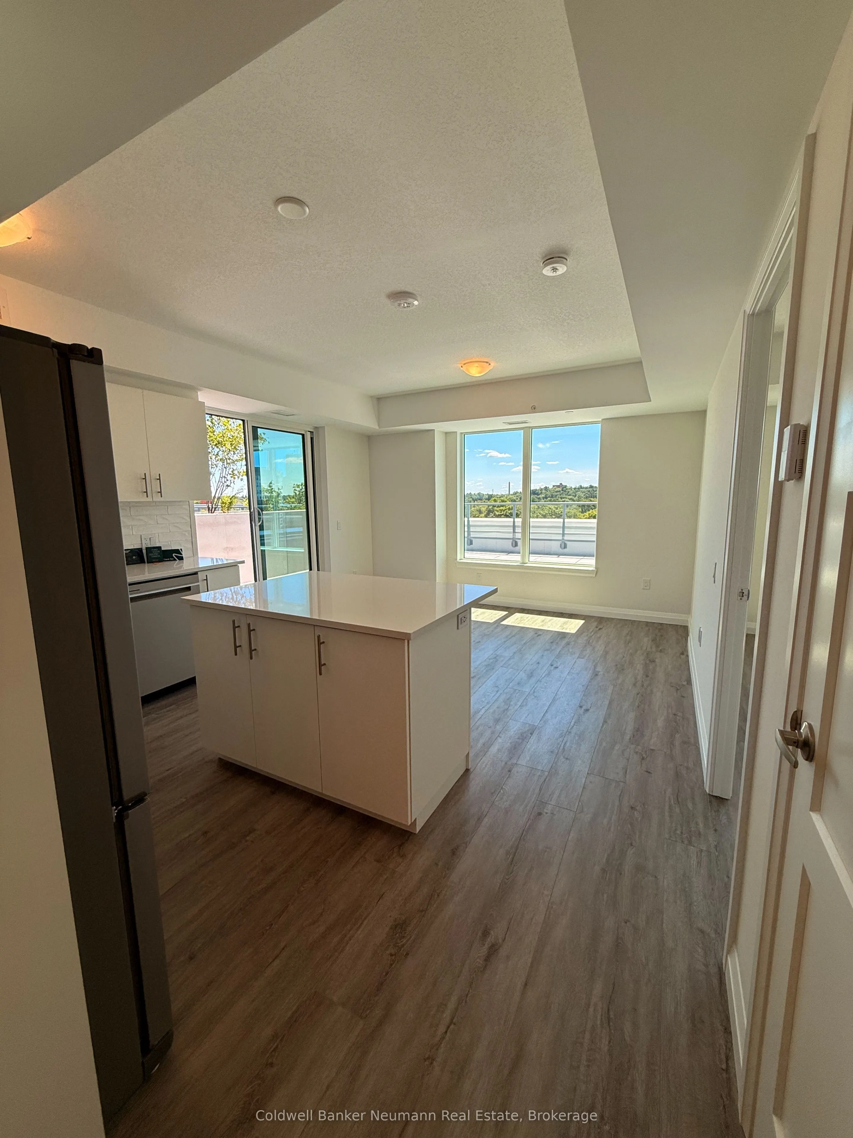 93 Arthur Street S, #715