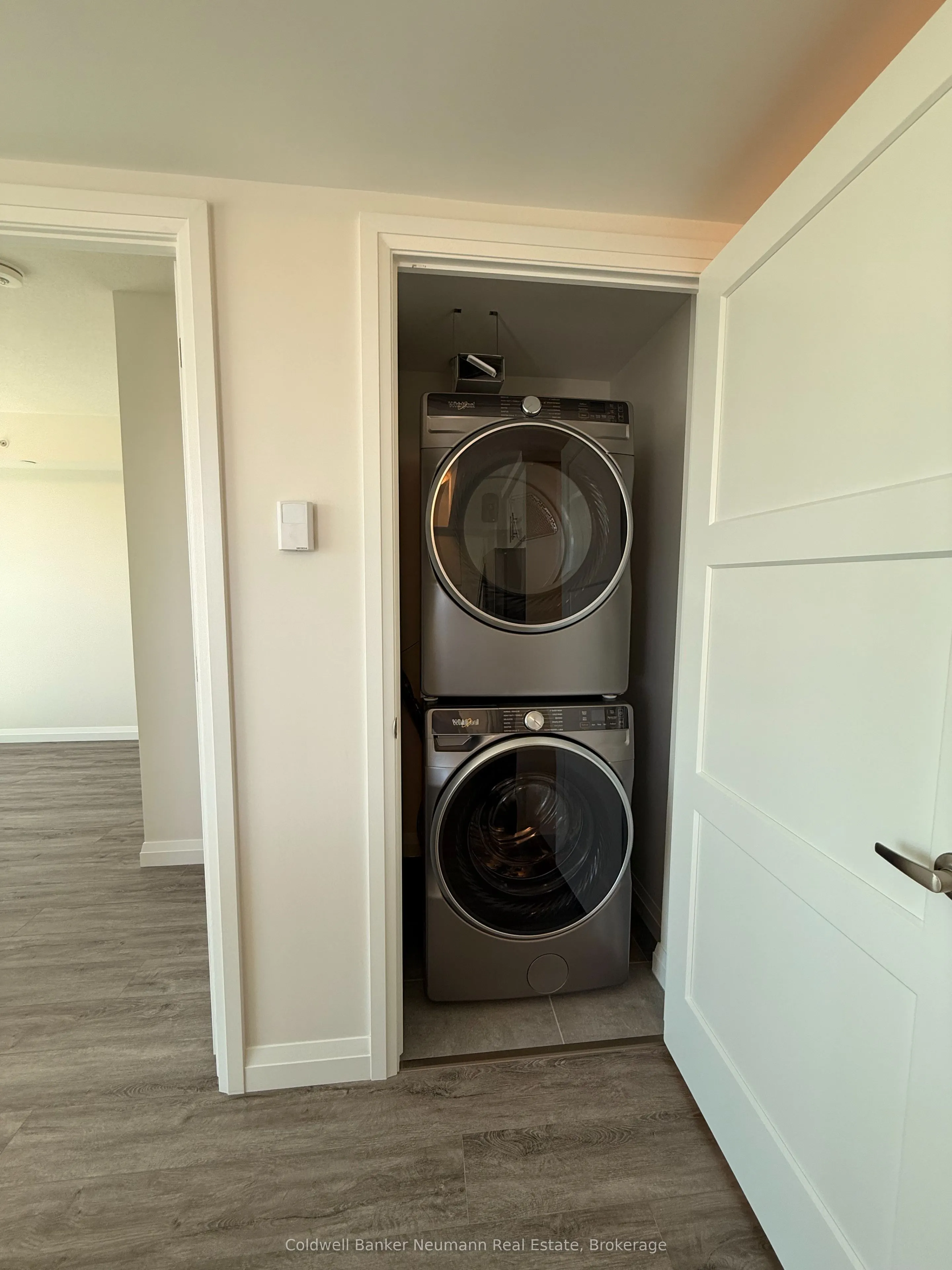 93 Arthur Street S, #715