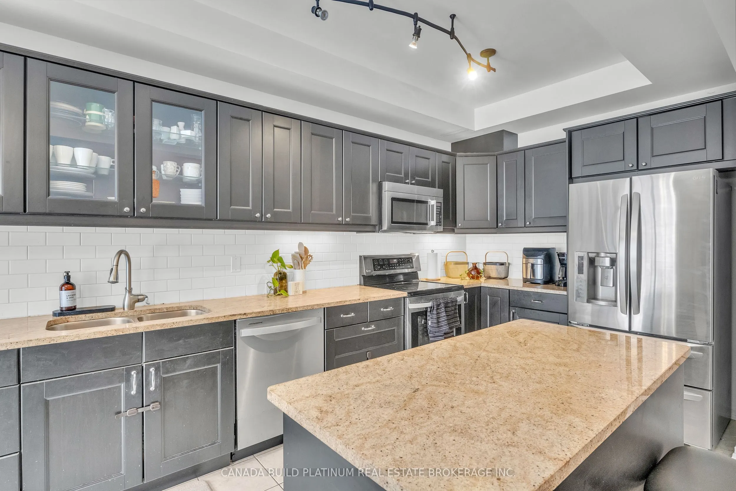80 Palacebeach Trail