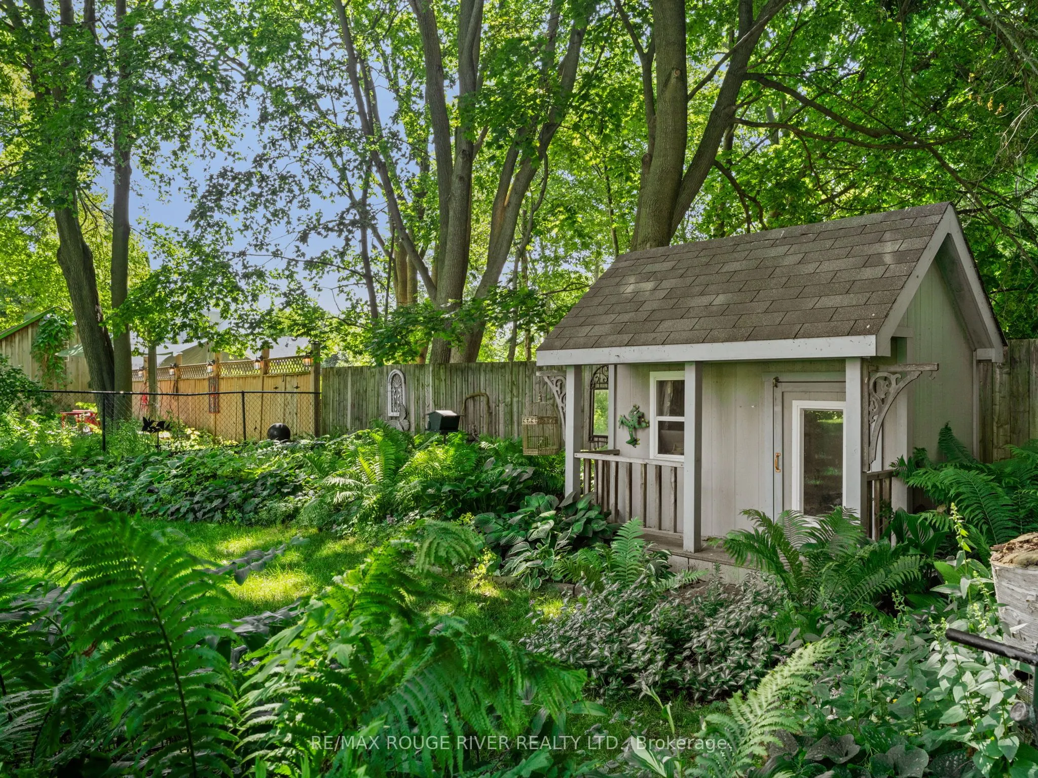 63 University Avenue E
