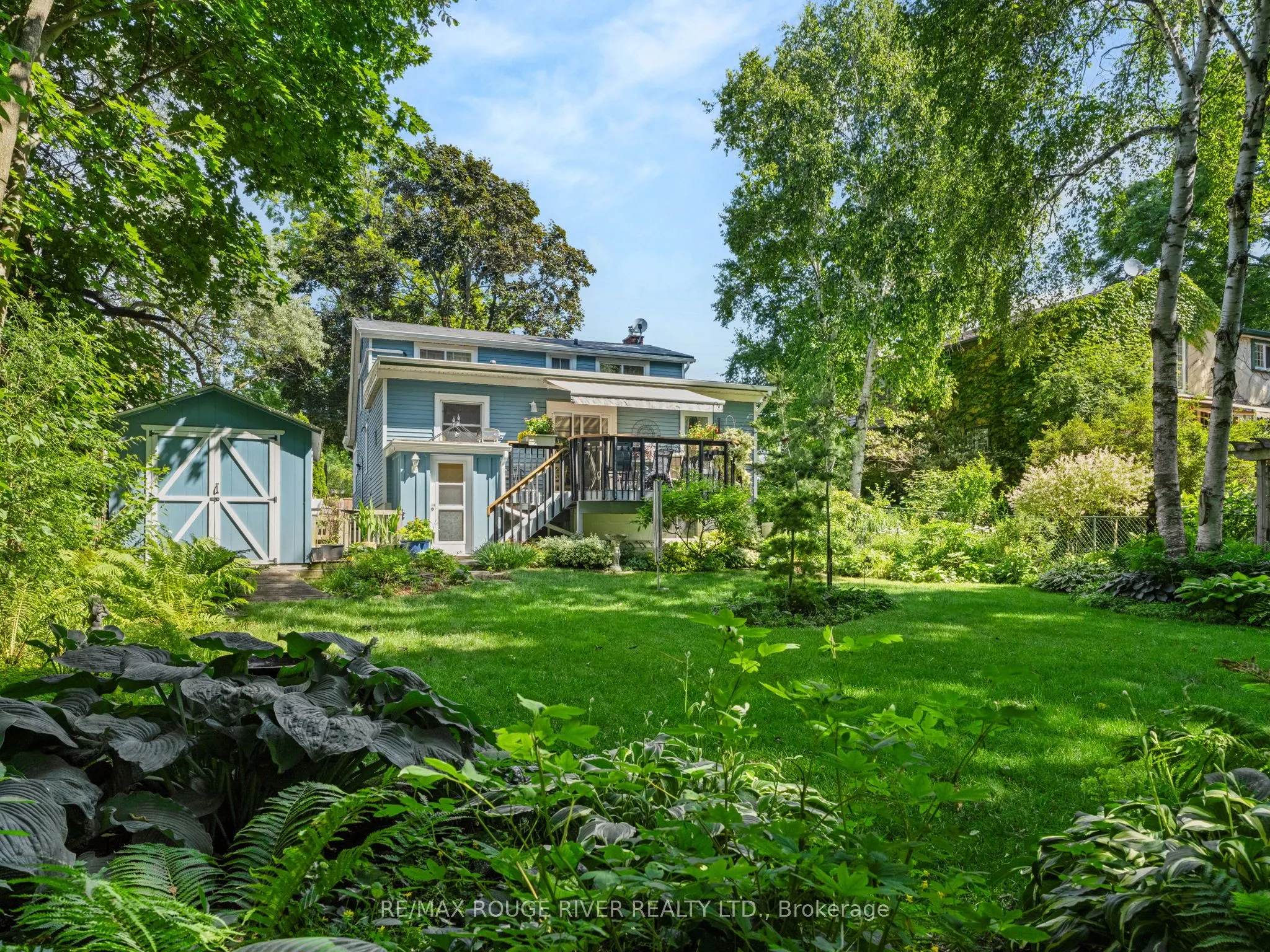 63 University Avenue E