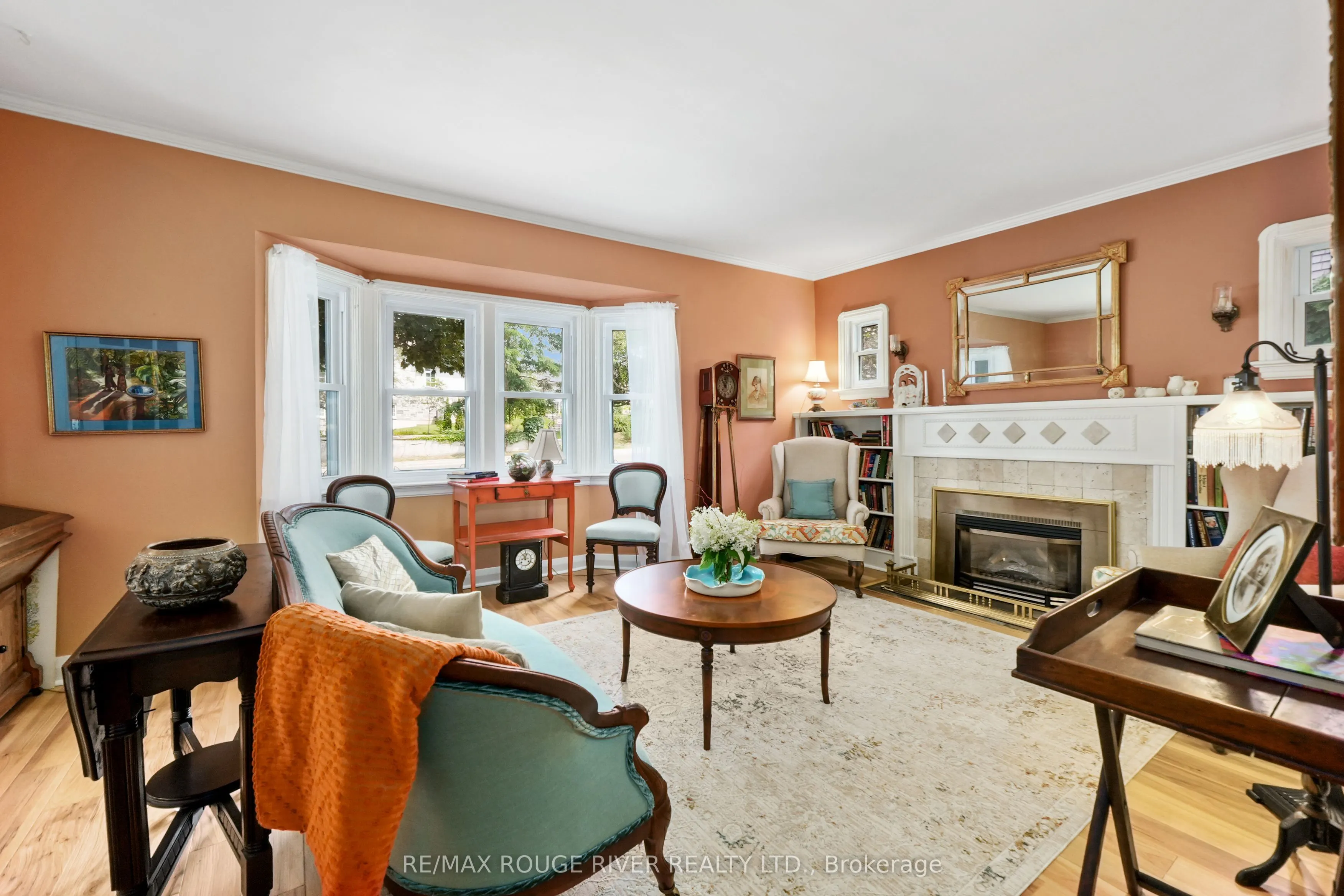 63 University Avenue E