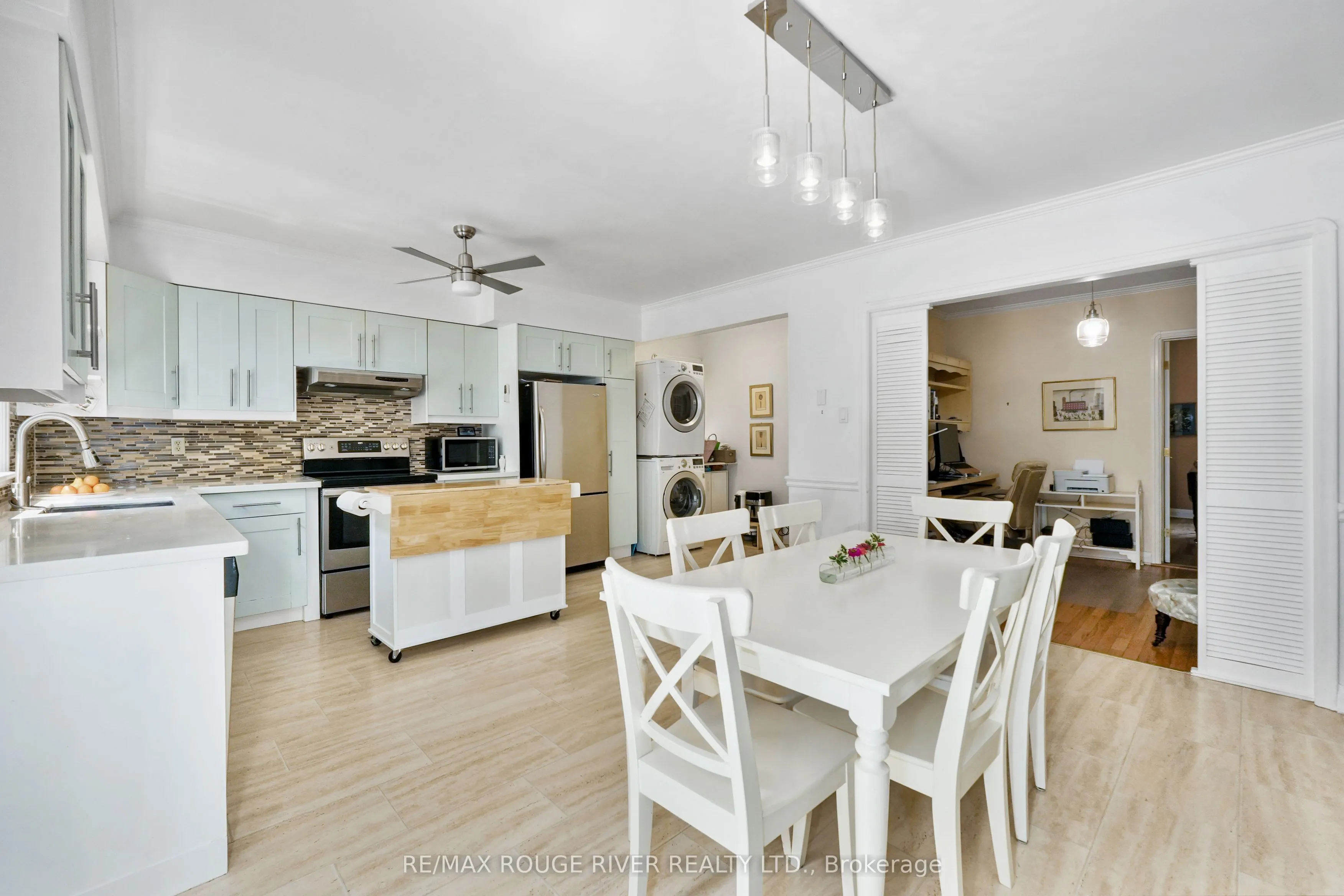 63 University Avenue E