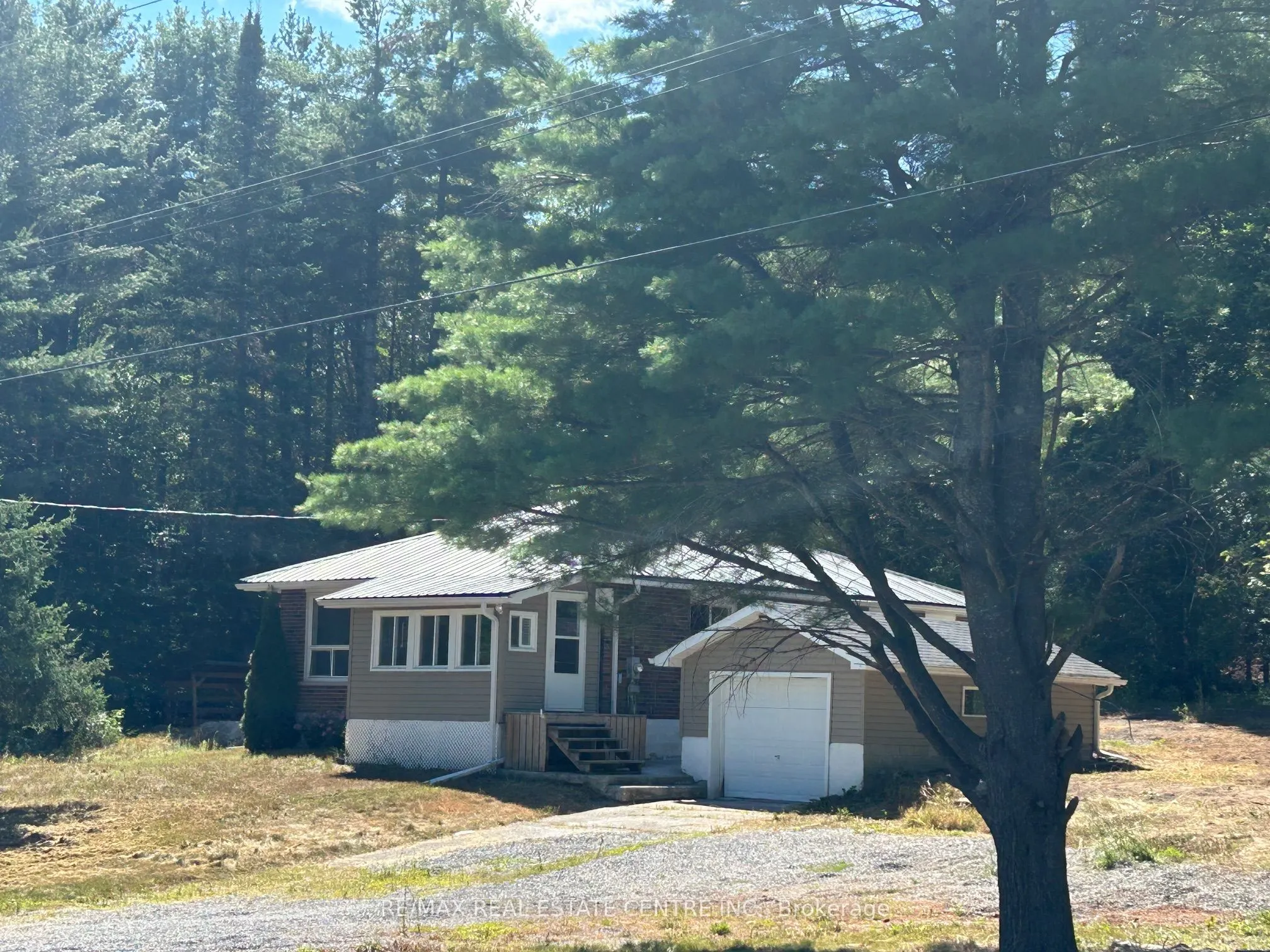 4885 Monck Road