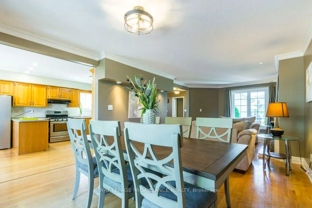 14 Sherwood Crescent
