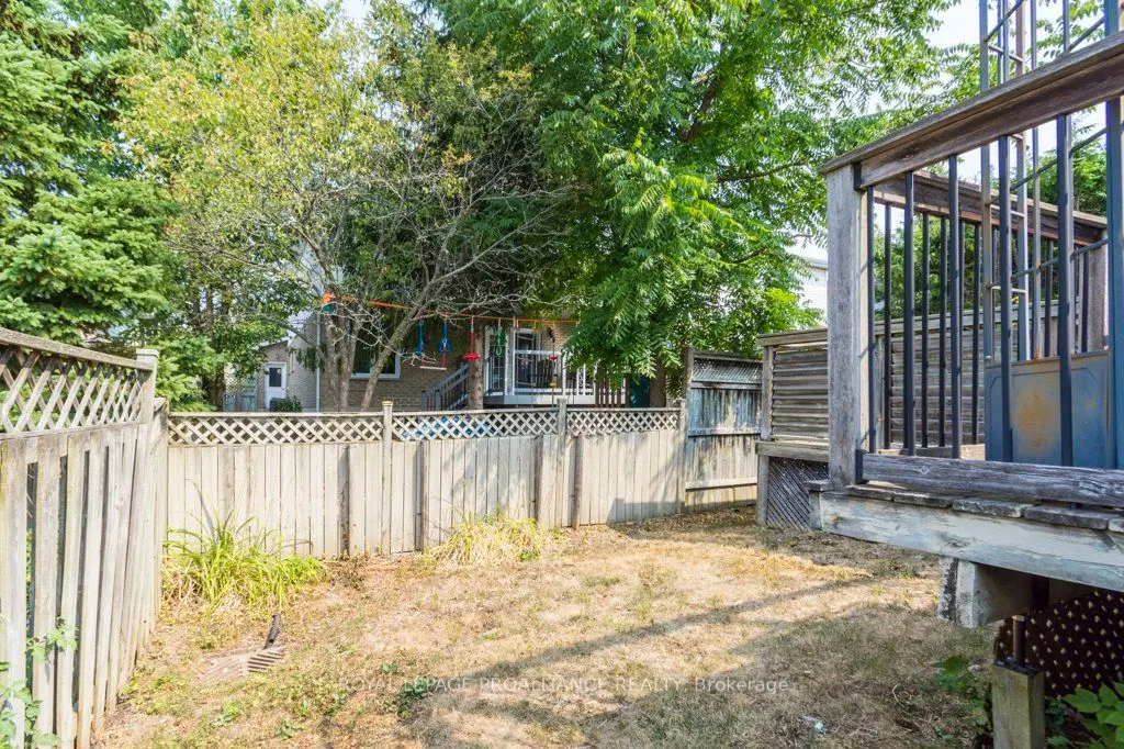14 Sherwood Crescent