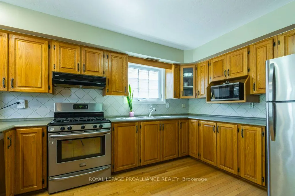 14 Sherwood Crescent