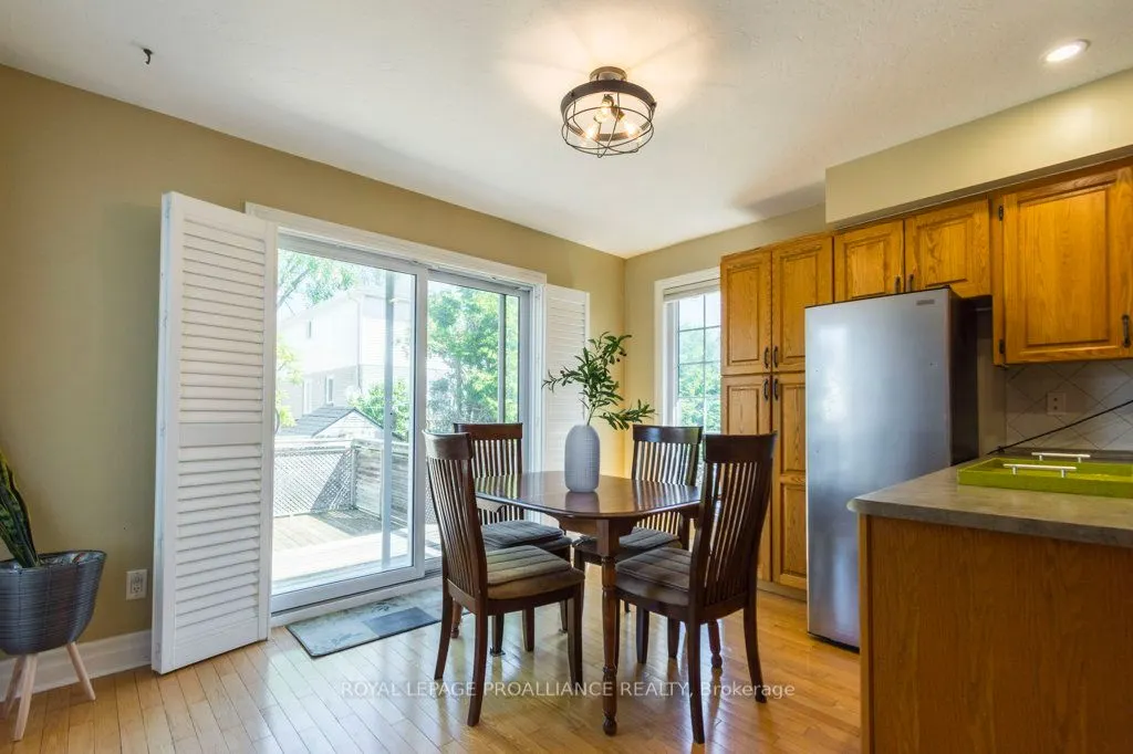 14 Sherwood Crescent