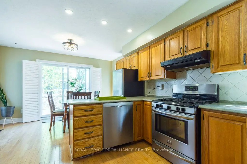 14 Sherwood Crescent