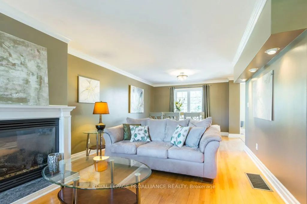14 Sherwood Crescent