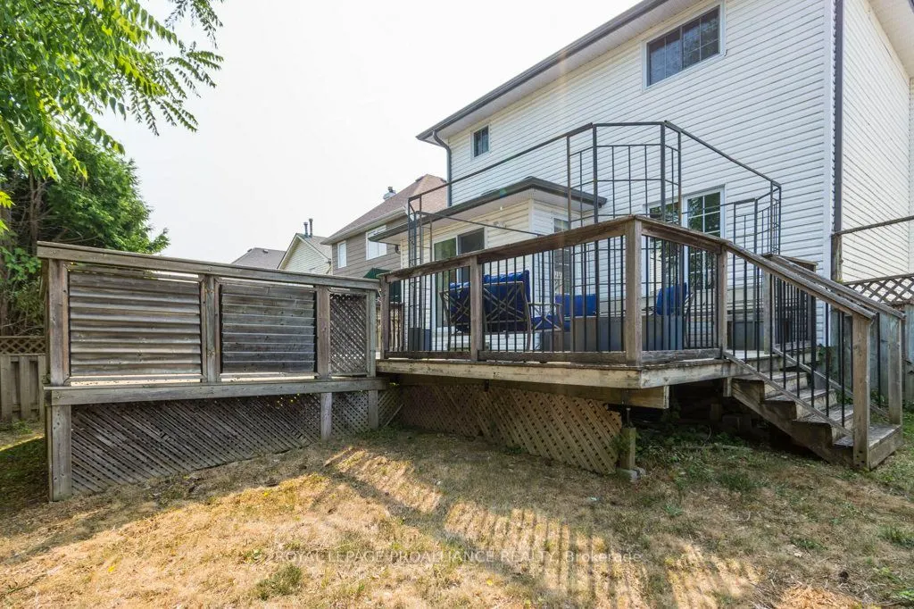14 Sherwood Crescent