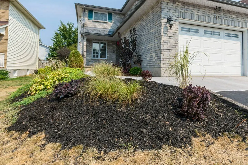 14 Sherwood Crescent