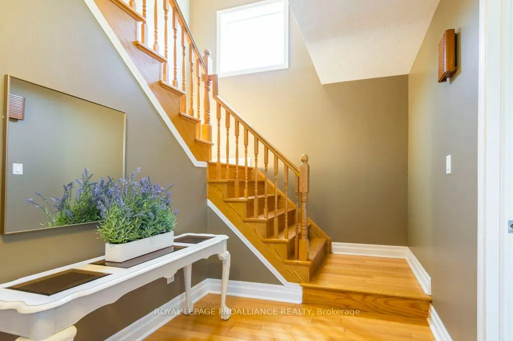 14 Sherwood Crescent