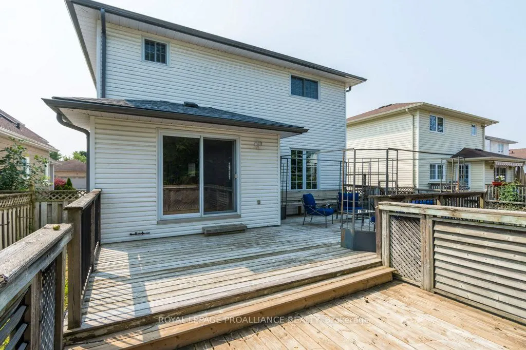 14 Sherwood Crescent