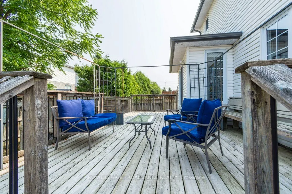 14 Sherwood Crescent
