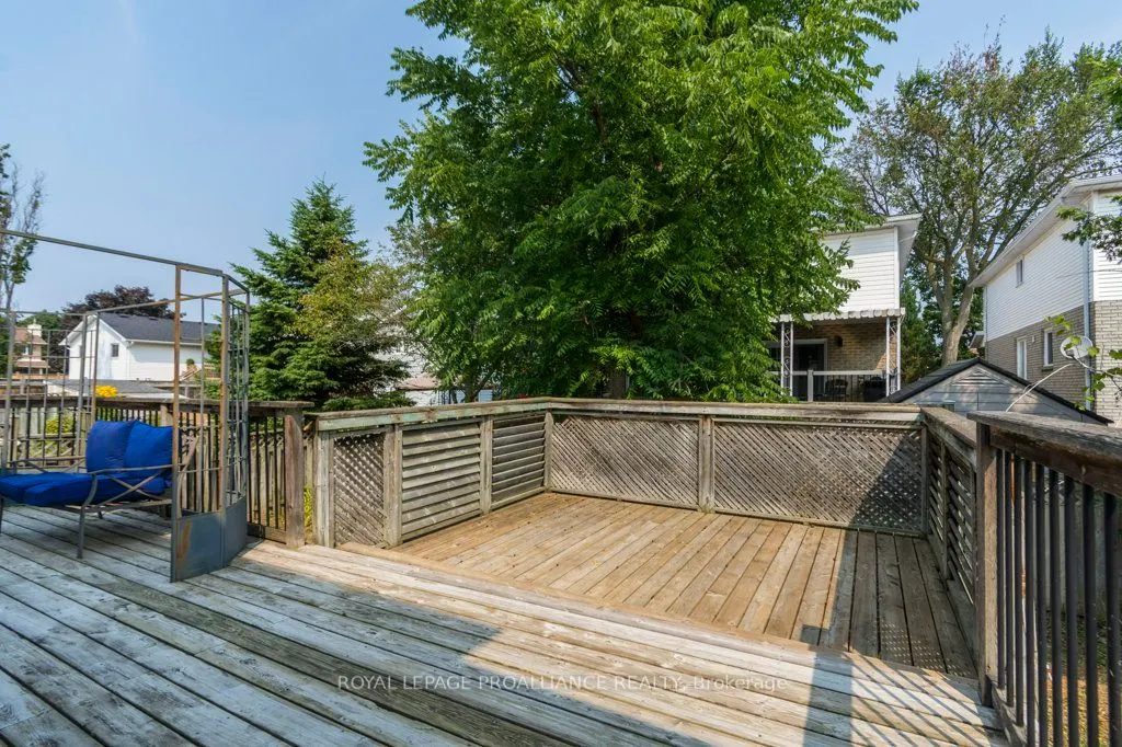 14 Sherwood Crescent