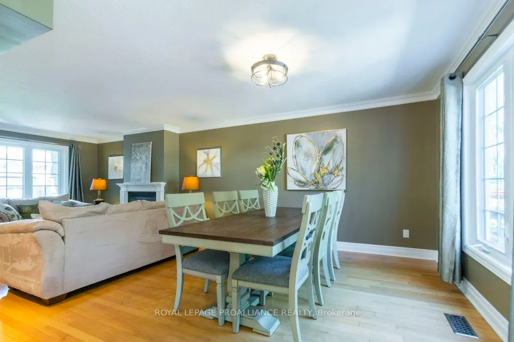 14 Sherwood Crescent