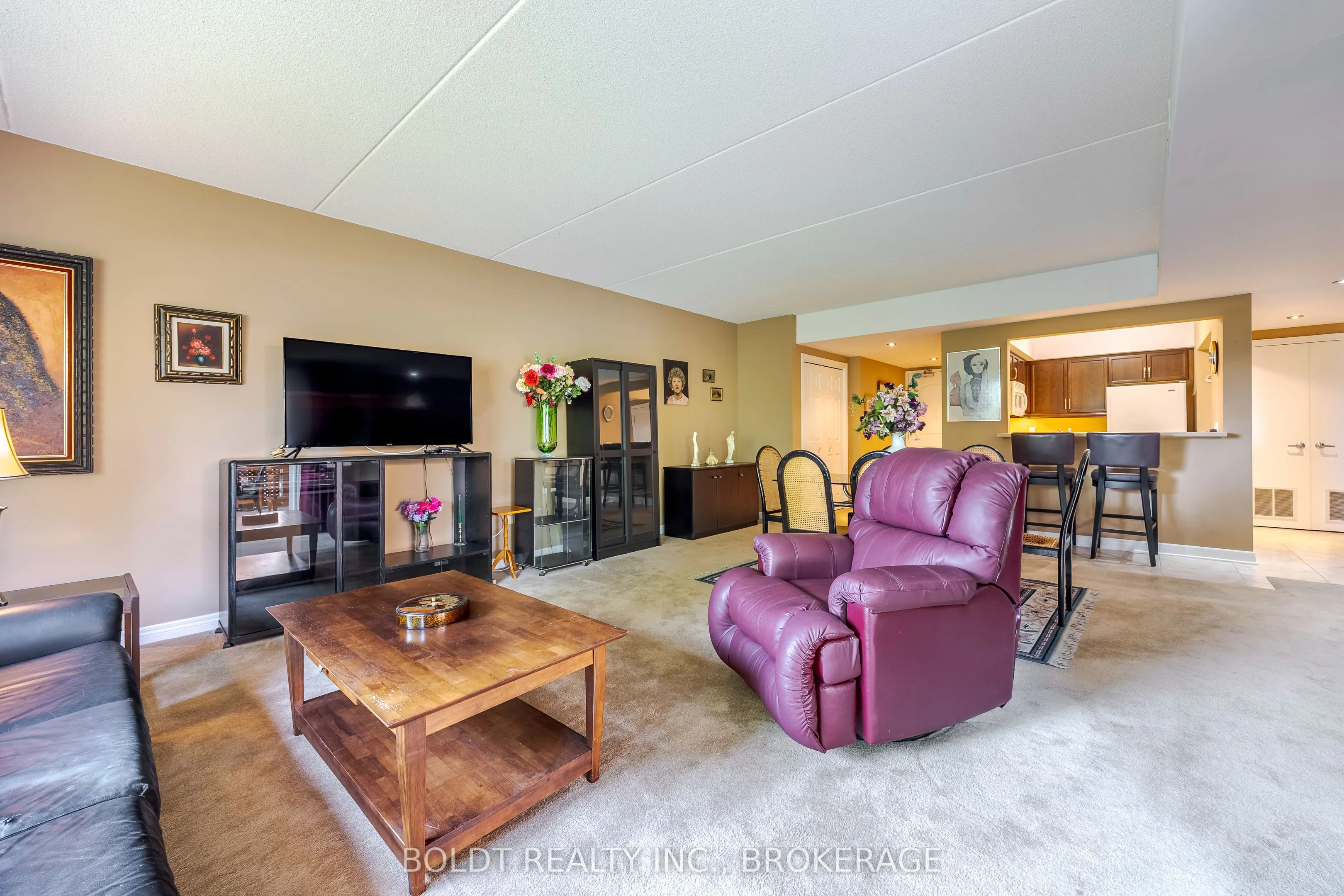 678 LINE 2 Road, #201
