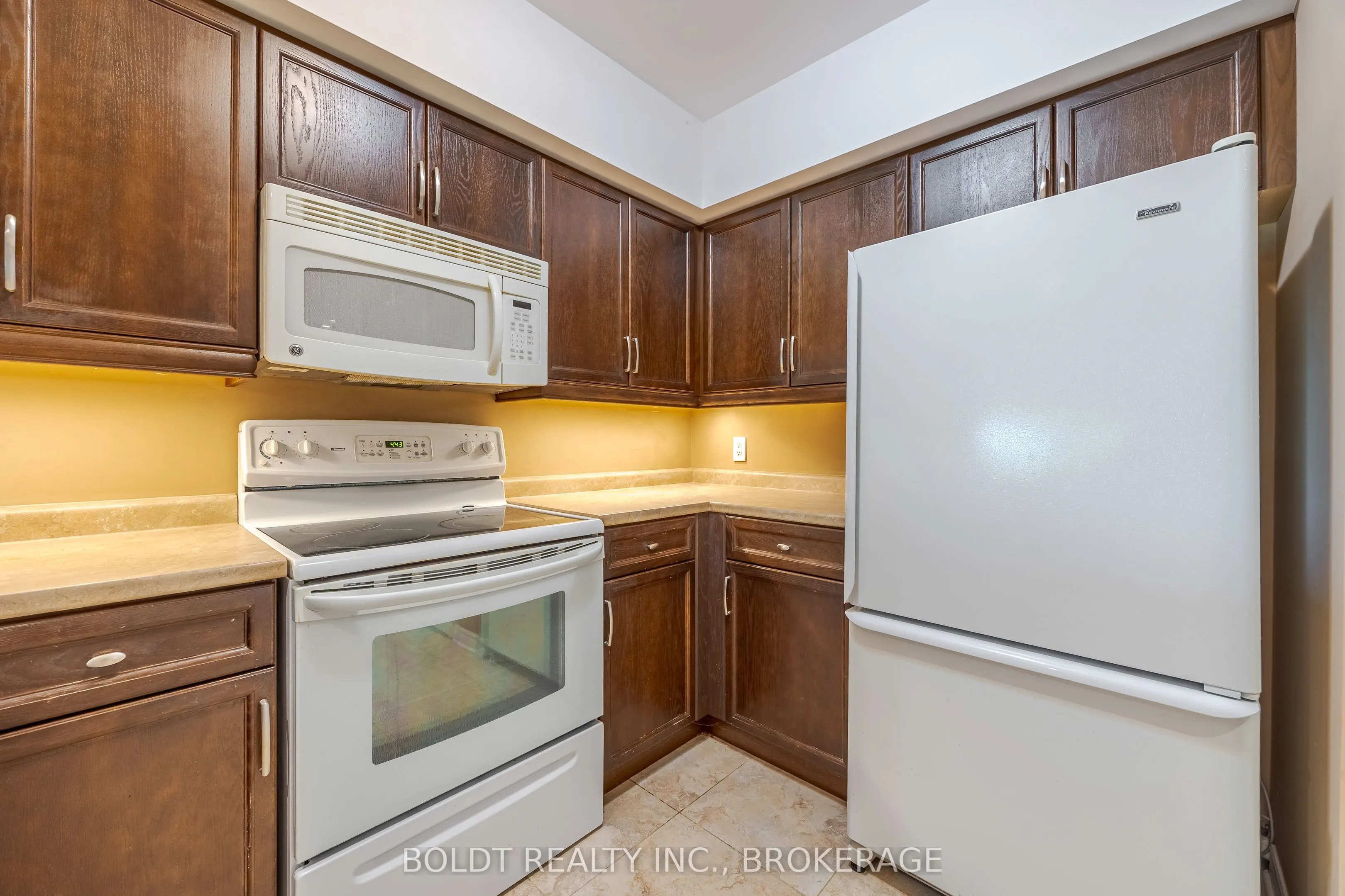 678 LINE 2 Road, #201