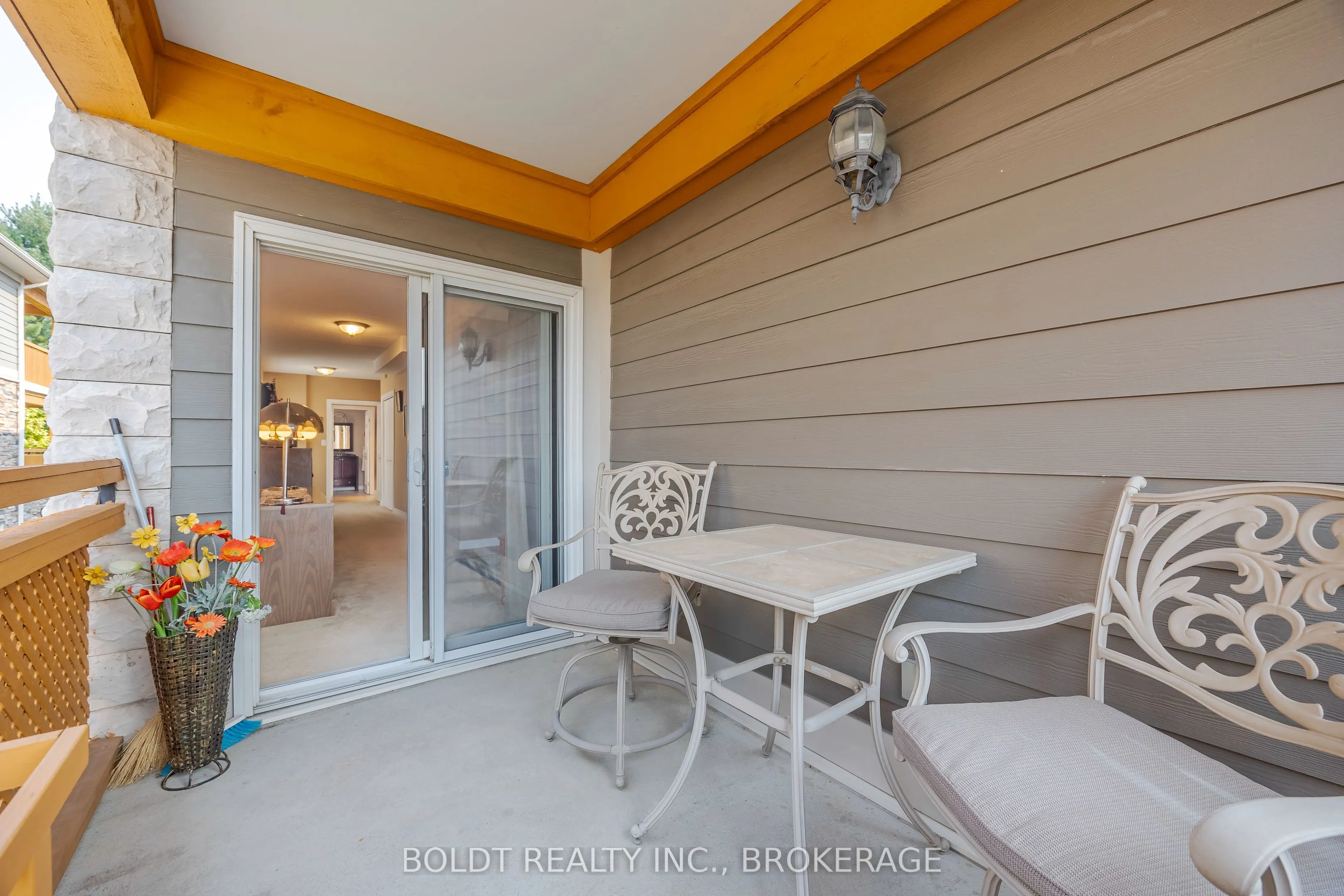 678 LINE 2 Road, #201