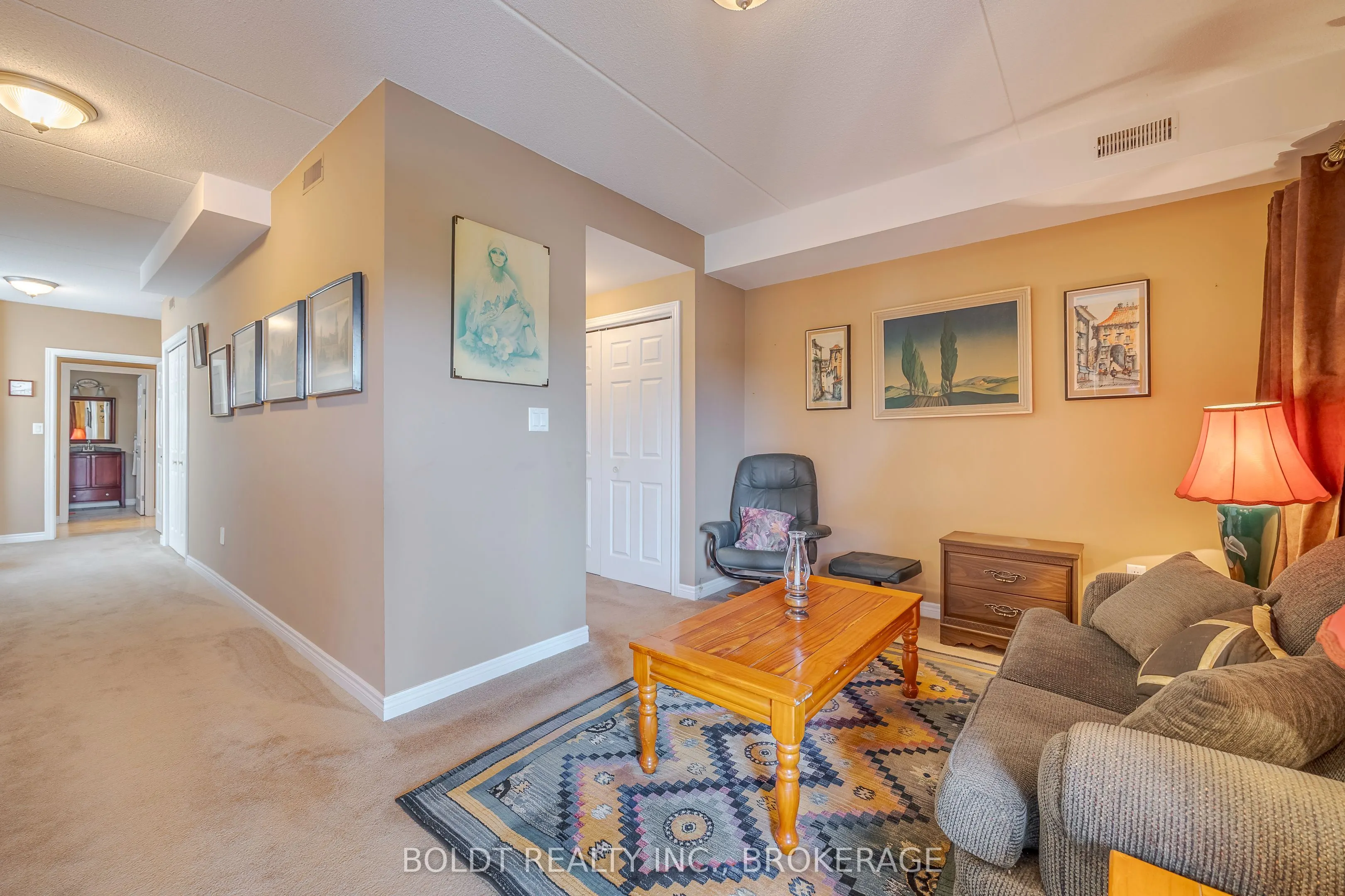 678 LINE 2 Road, #201