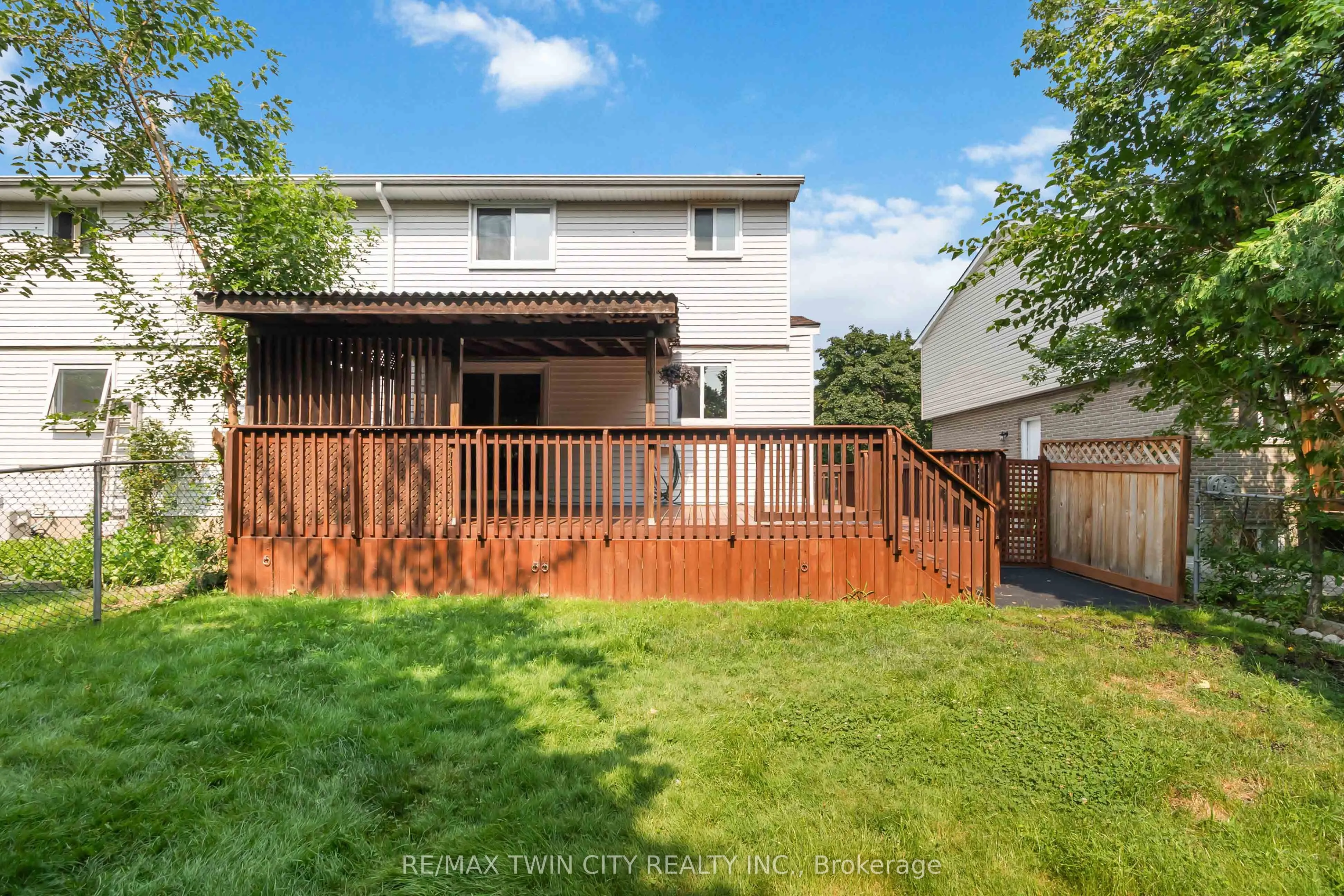 52 Debby Crescent