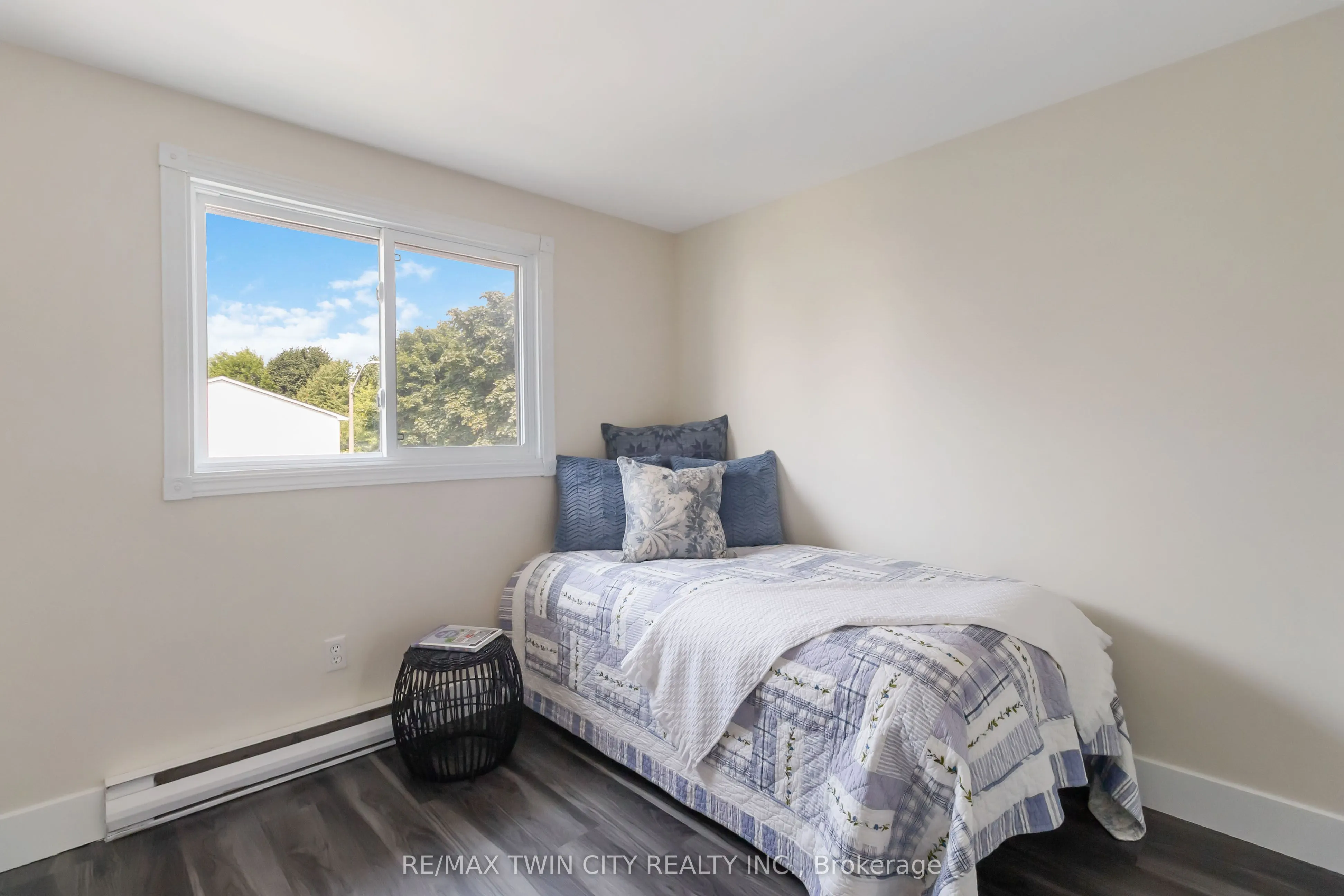 52 Debby Crescent